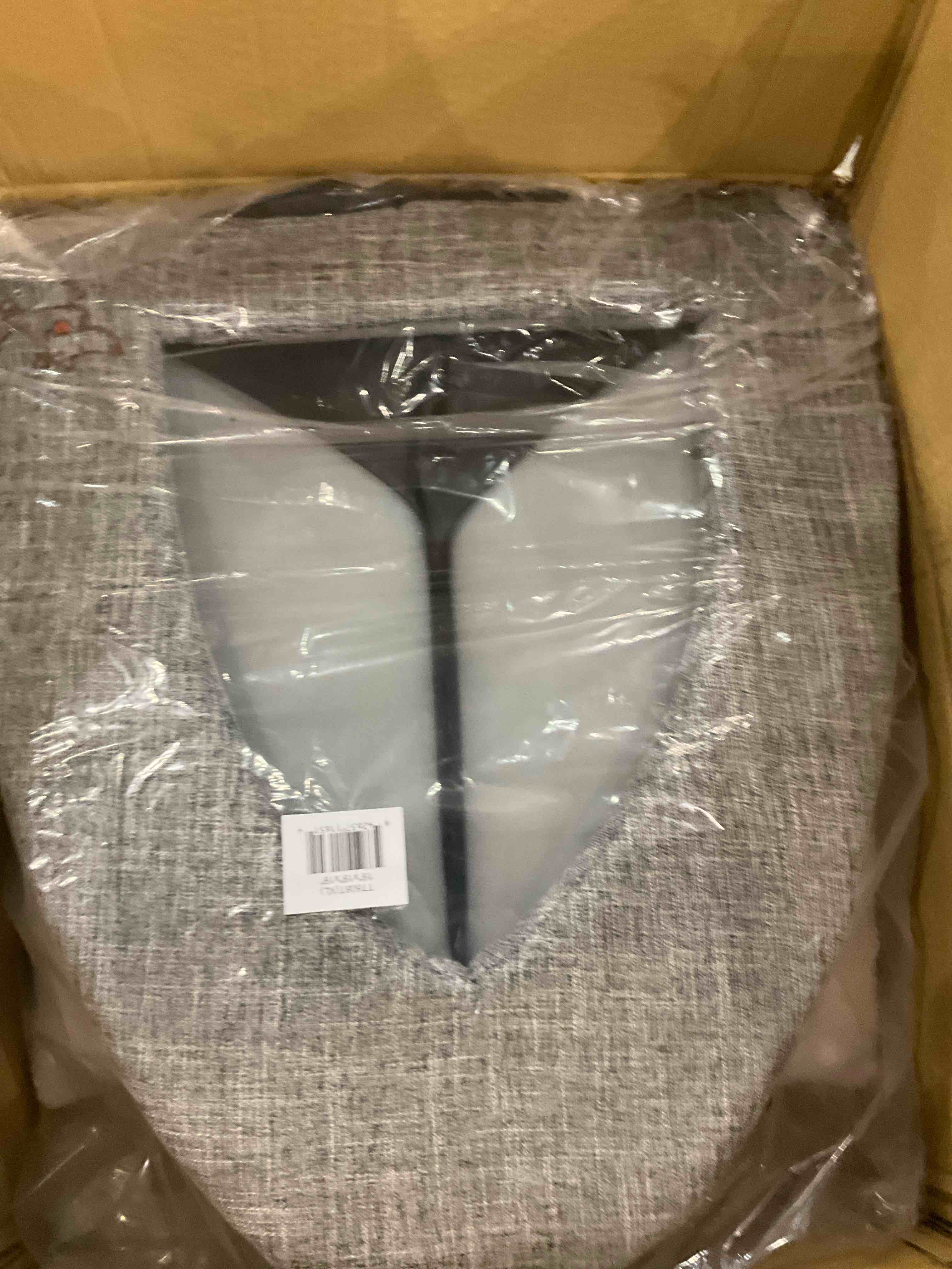 https://s3.amazonaws.com/lotting-images-prod/bidfta/PNK2362557_1754567140841.jpeg