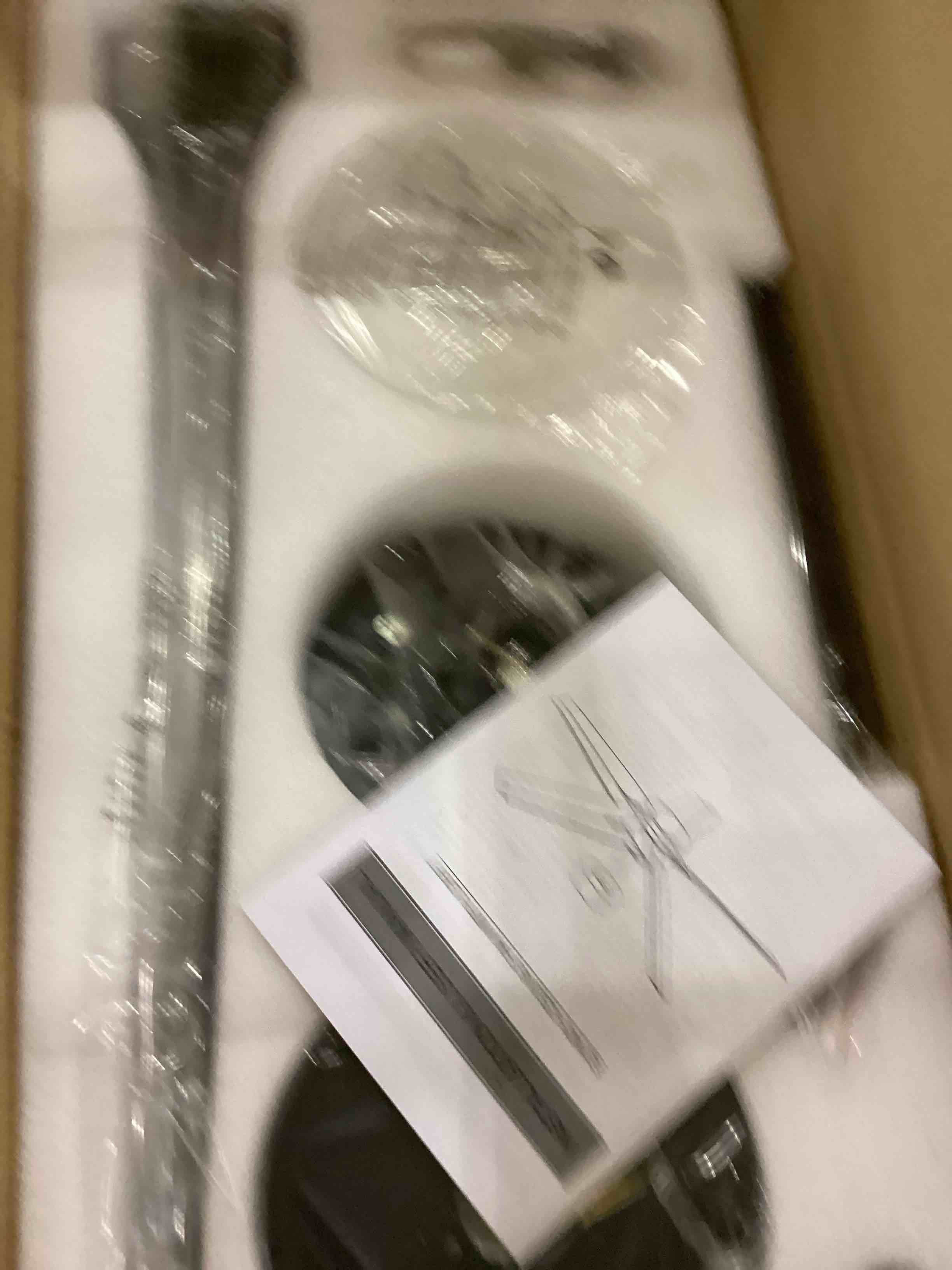 https://s3.amazonaws.com/lotting-images-prod/bidfta/PNK2363085_1754657670268.jpeg