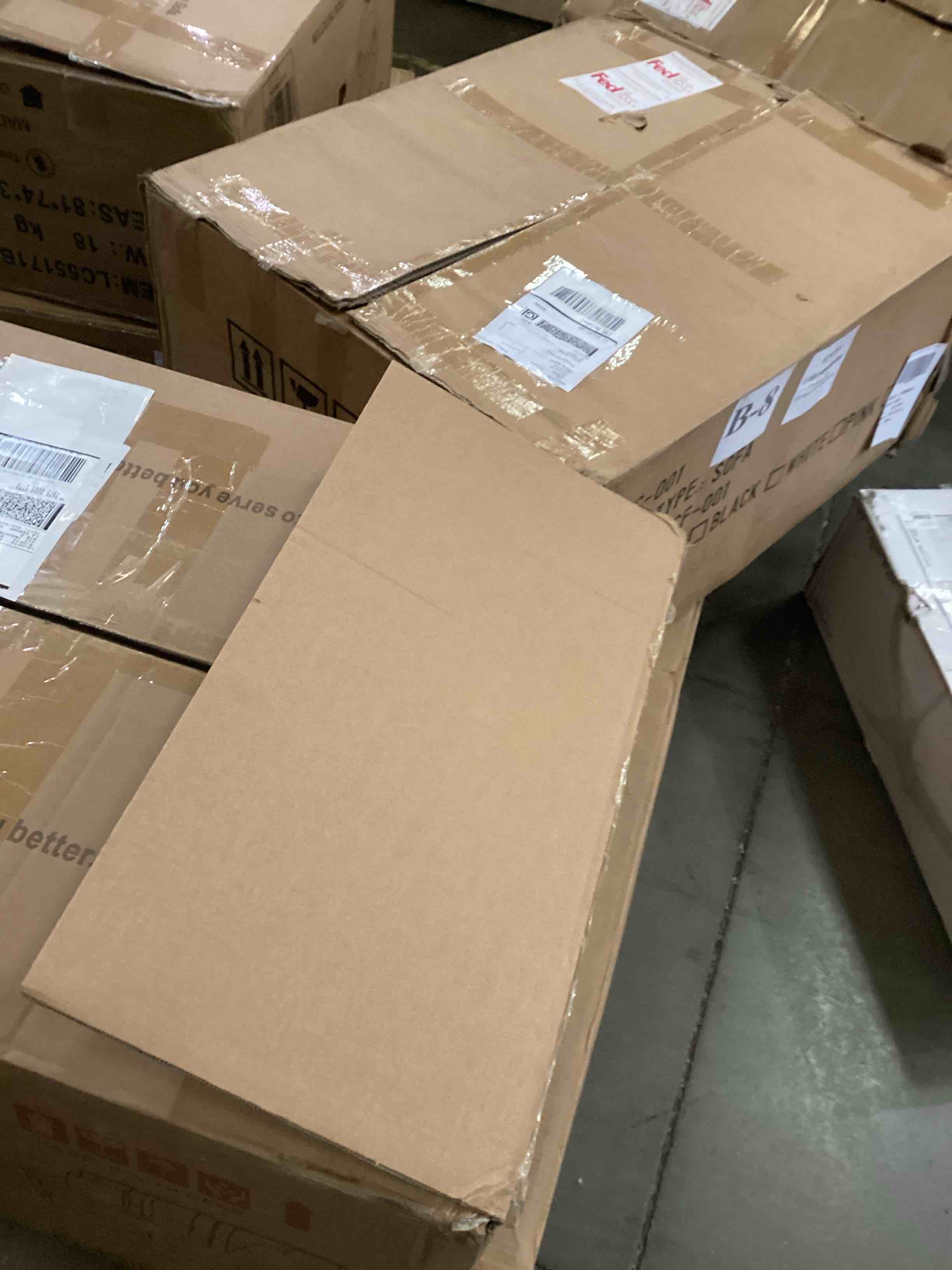 https://s3.amazonaws.com/lotting-images-prod/bidfta/PNK2365480_1754322135379.jpeg