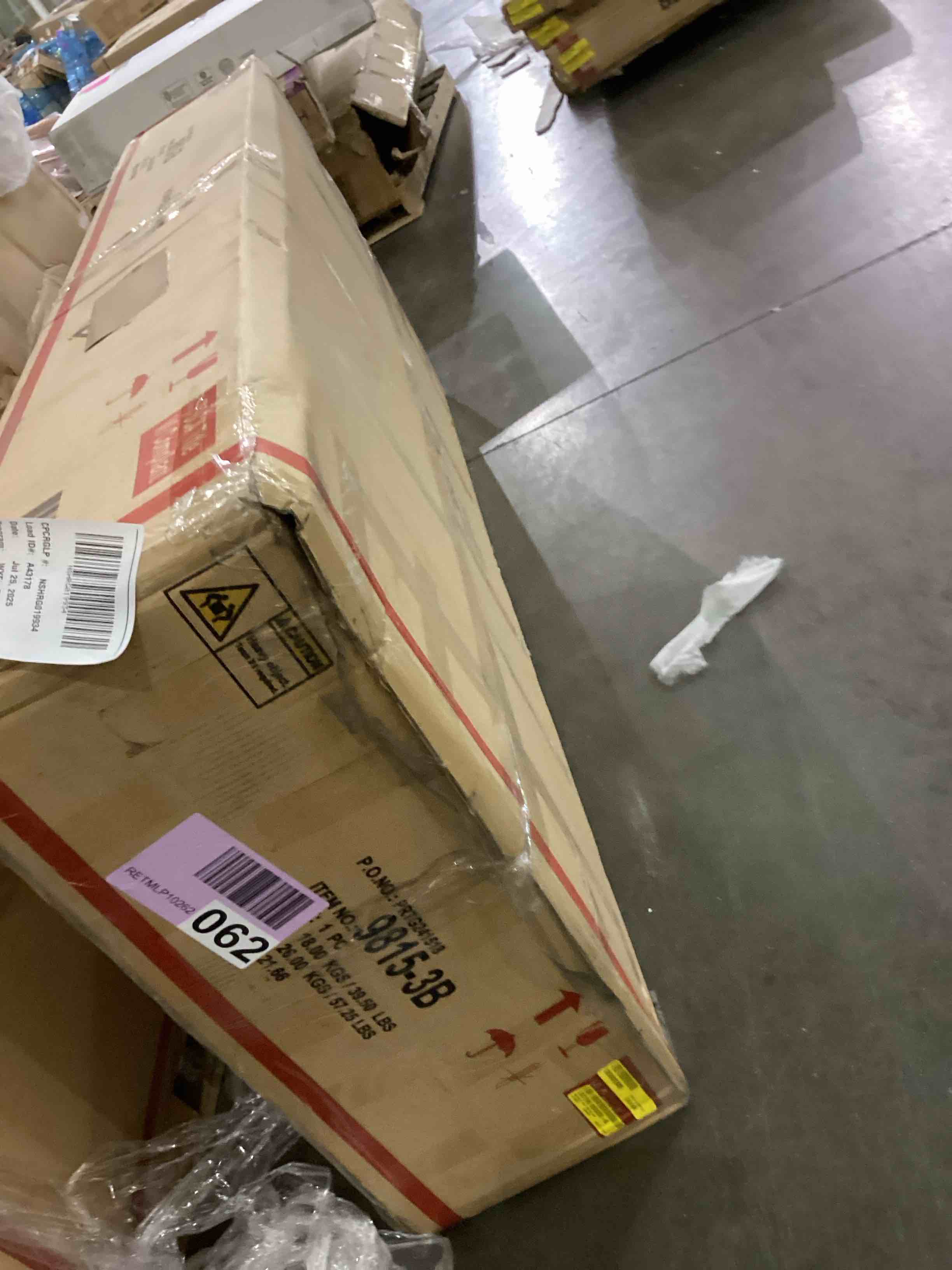 https://s3.amazonaws.com/lotting-images-prod/bidfta/PNK2368356_1754058681891.jpeg