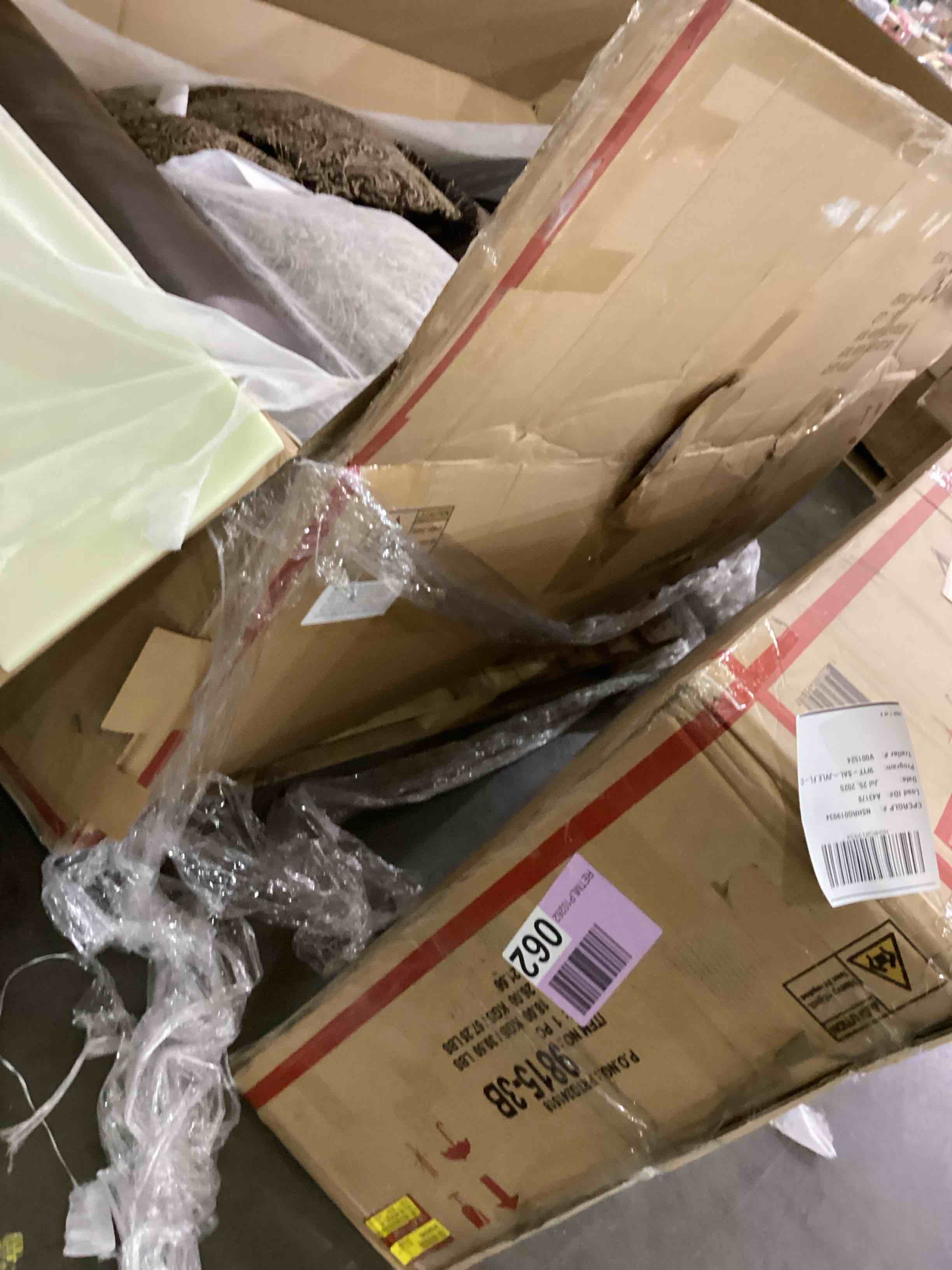 https://s3.amazonaws.com/lotting-images-prod/bidfta/PNK2368356_1754058684414.jpeg
