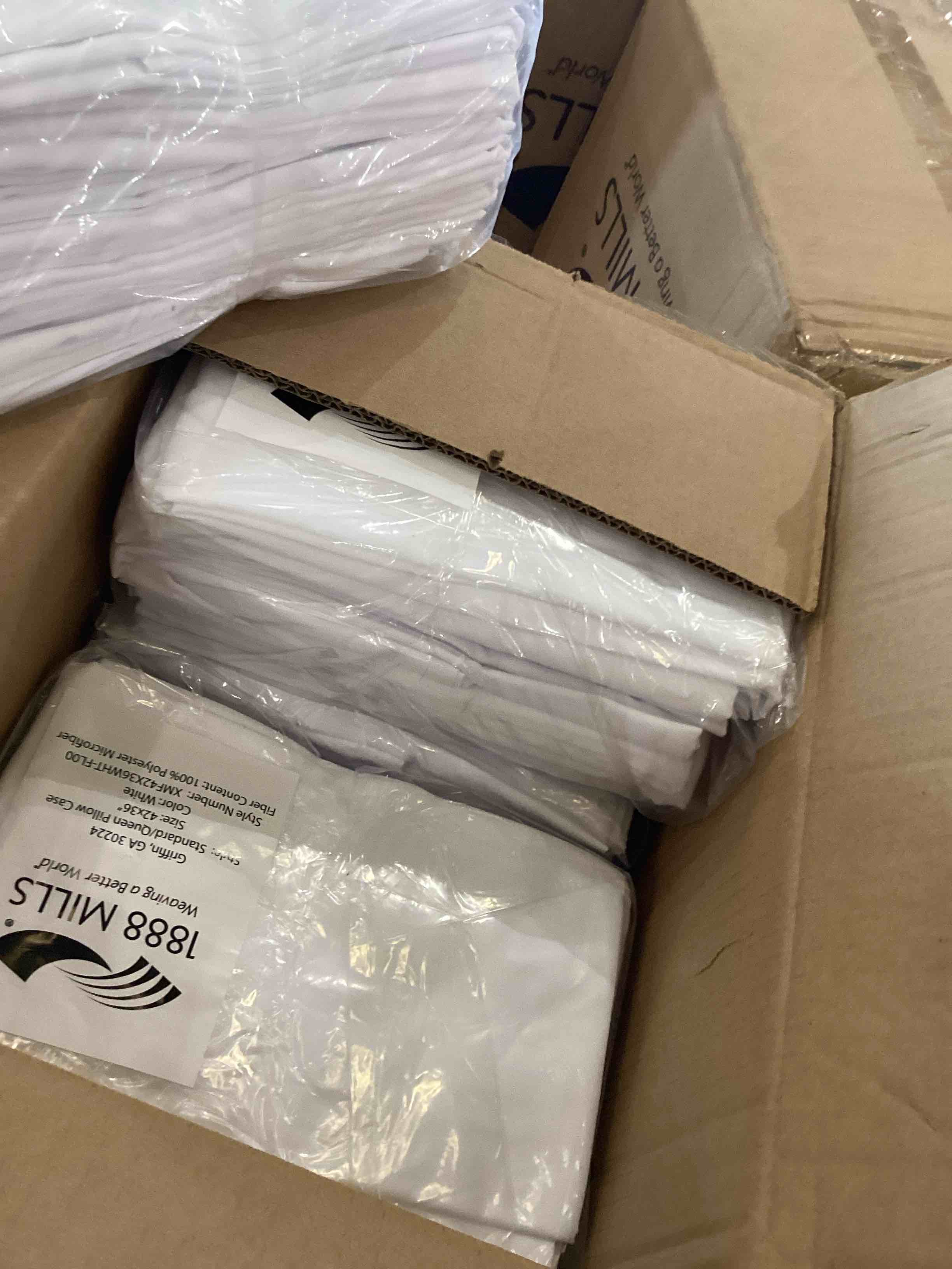 https://s3.amazonaws.com/lotting-images-prod/bidfta/PNK2368752_1754074702817.jpeg