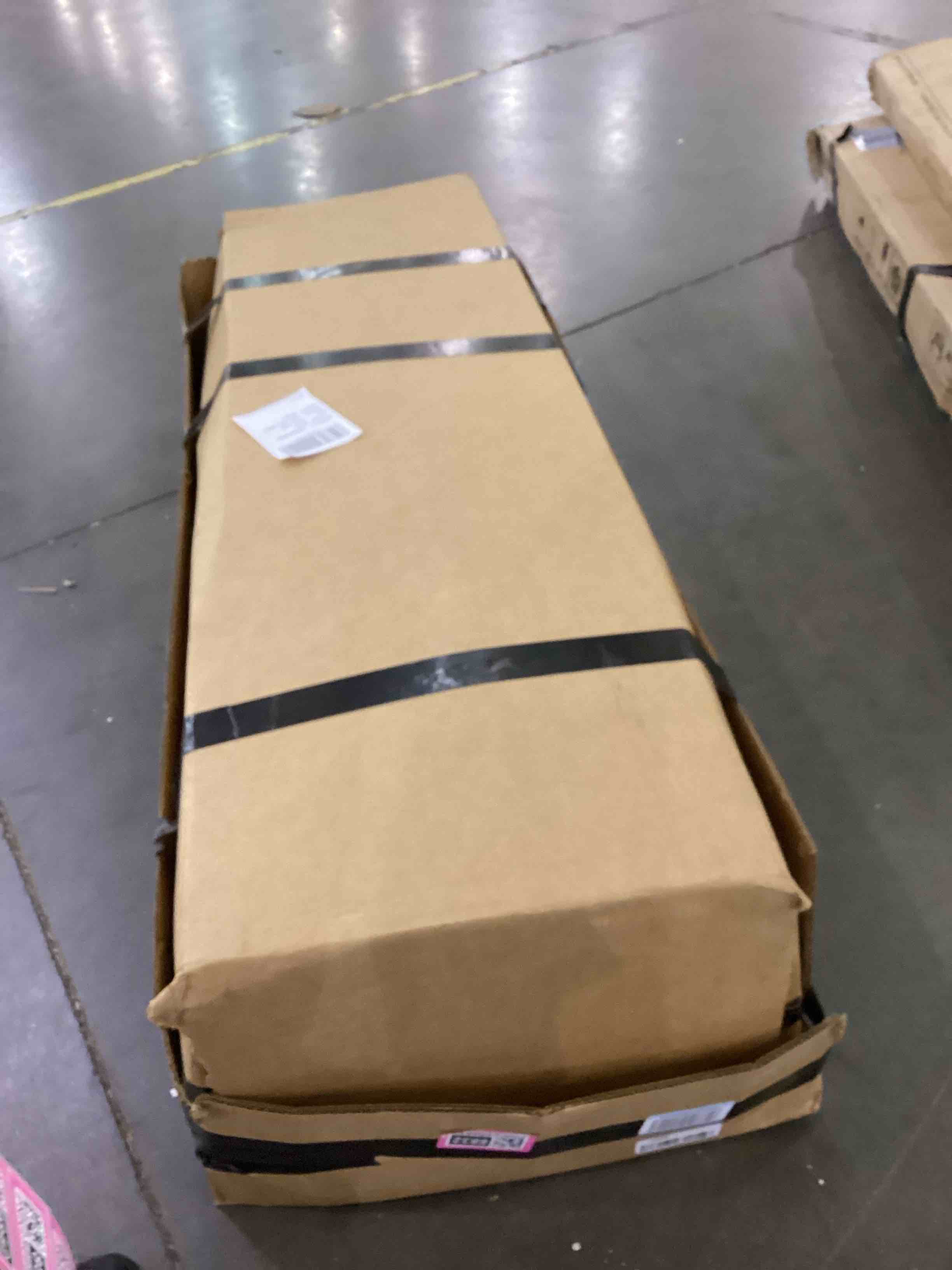 https://s3.amazonaws.com/lotting-images-prod/bidfta/PNK2368832_1754312174399.jpeg