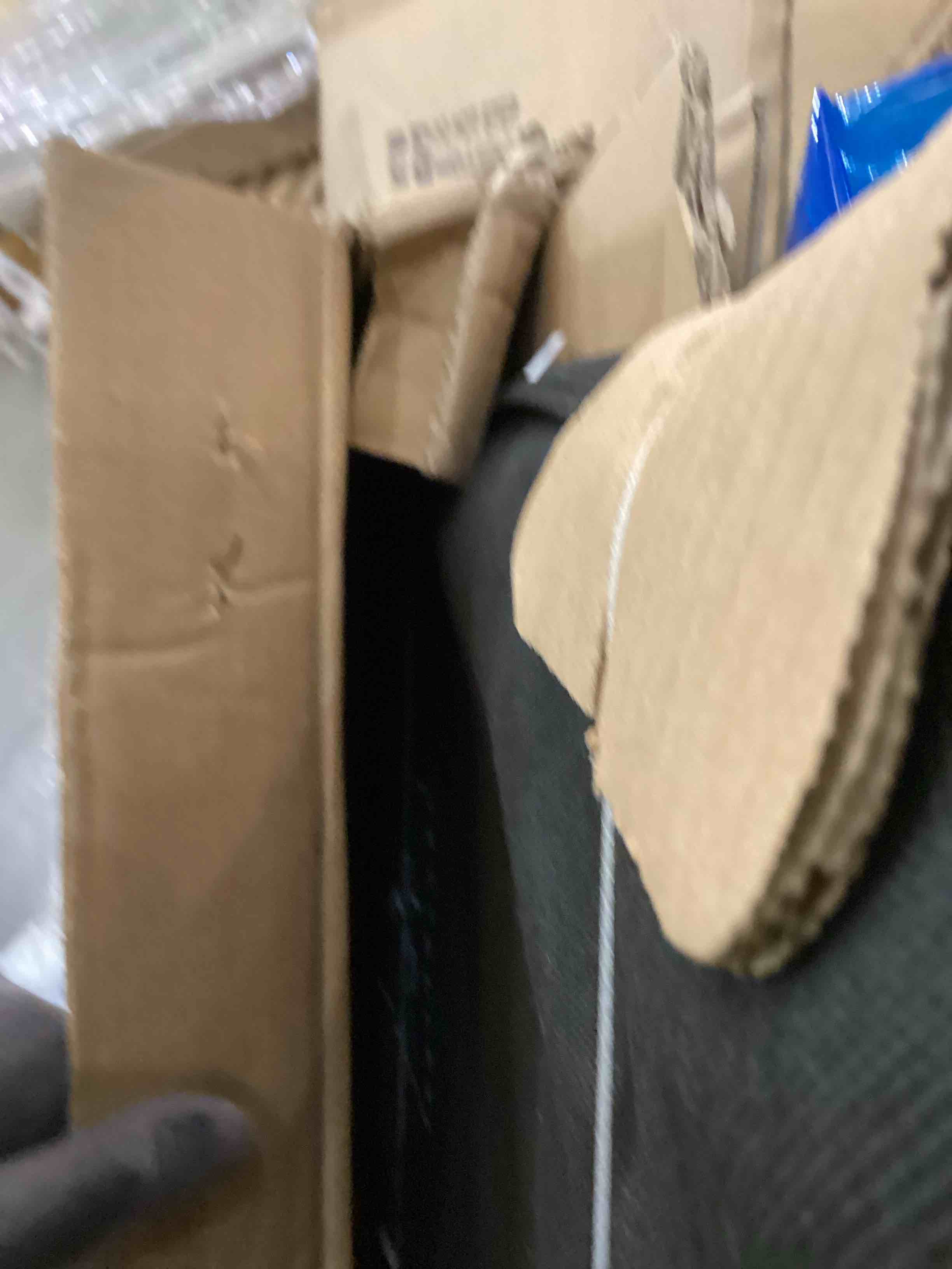 https://s3.amazonaws.com/lotting-images-prod/bidfta/PNK2368886_1754326828719.jpeg