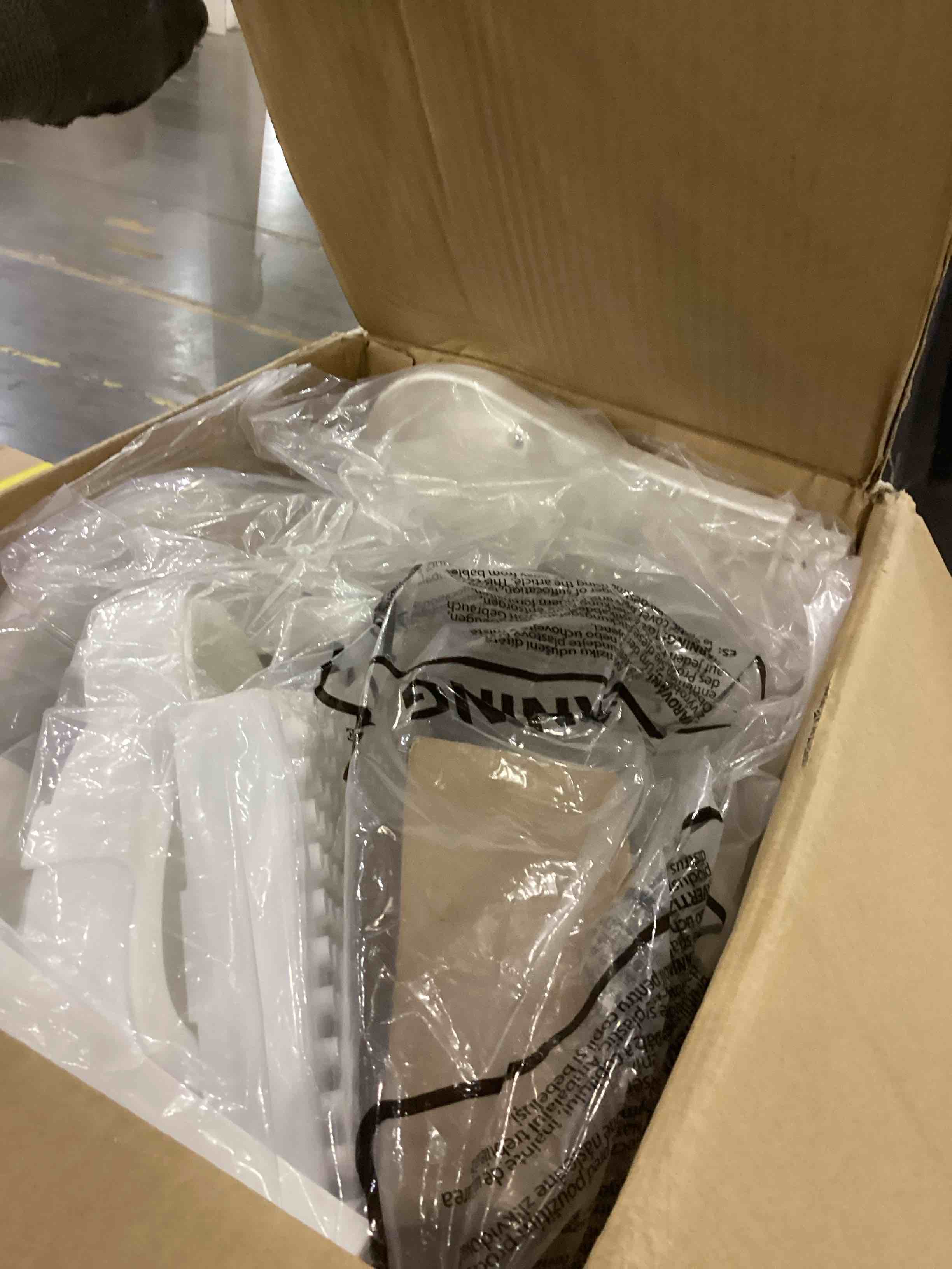 https://s3.amazonaws.com/lotting-images-prod/bidfta/PNK2369226_1754566594825.jpeg