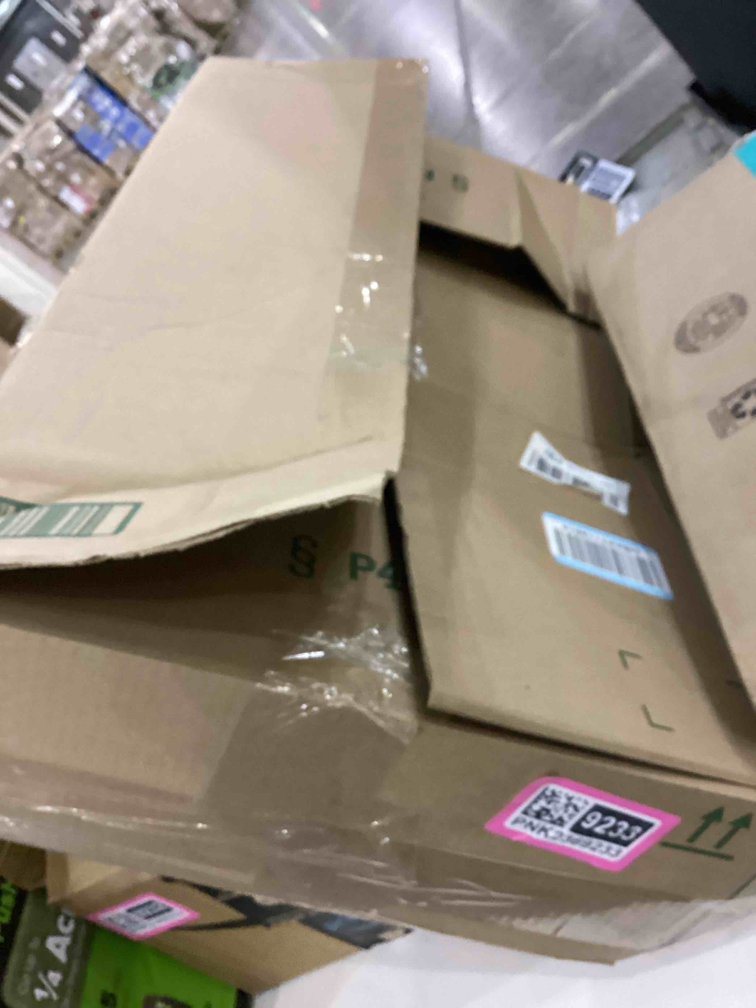 https://s3.amazonaws.com/lotting-images-prod/bidfta/PNK2369233_1754566058928.jpeg