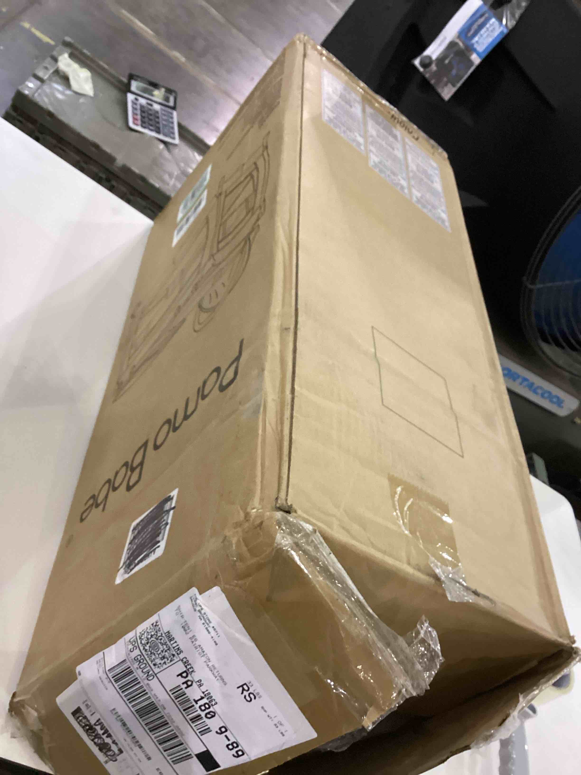 https://s3.amazonaws.com/lotting-images-prod/bidfta/PNK2369235_1754565928696.jpeg