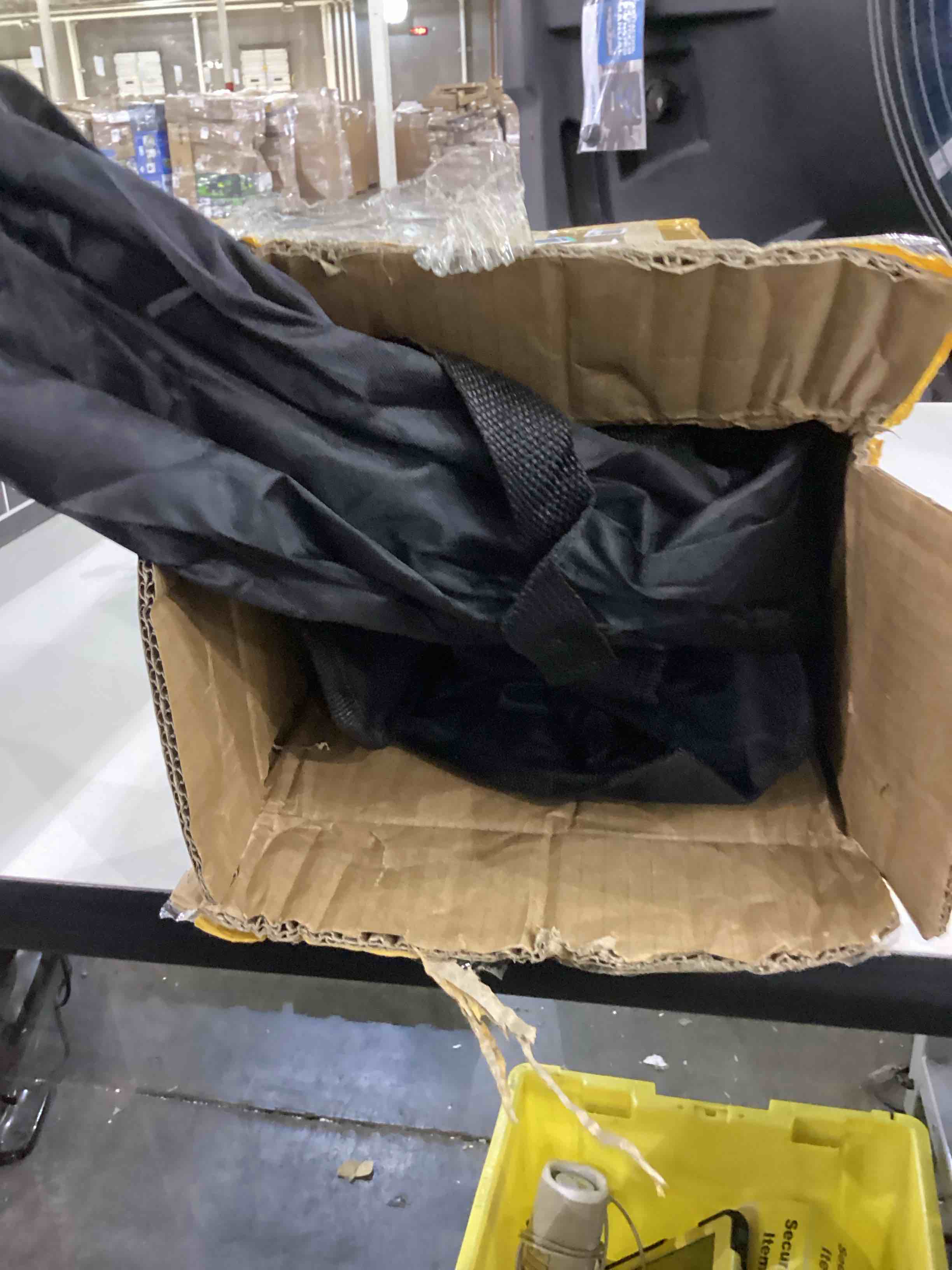 https://s3.amazonaws.com/lotting-images-prod/bidfta/PNK2369258_1754568250020.jpeg