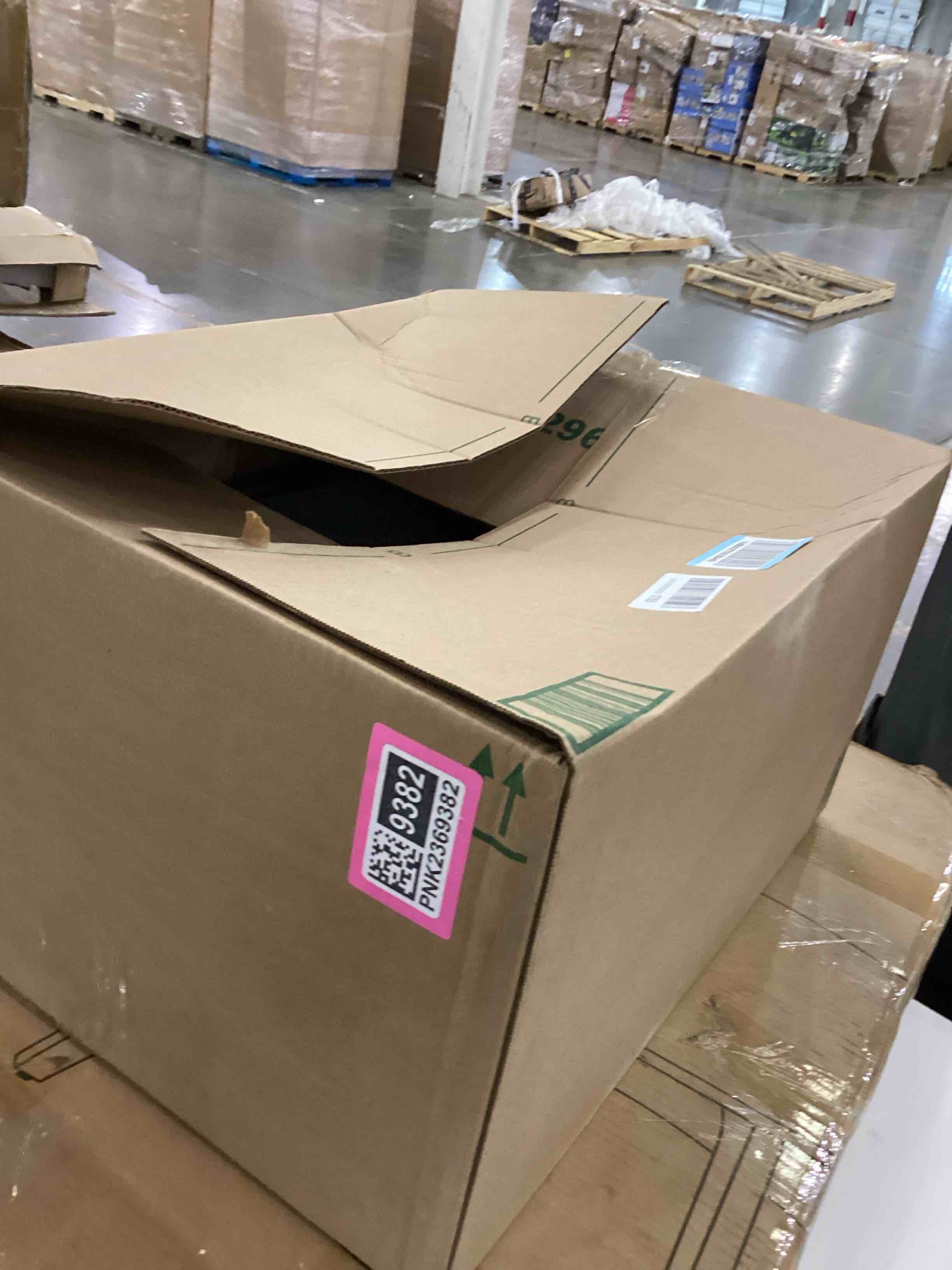 https://s3.amazonaws.com/lotting-images-prod/bidfta/PNK2369382_1754577453860.jpeg