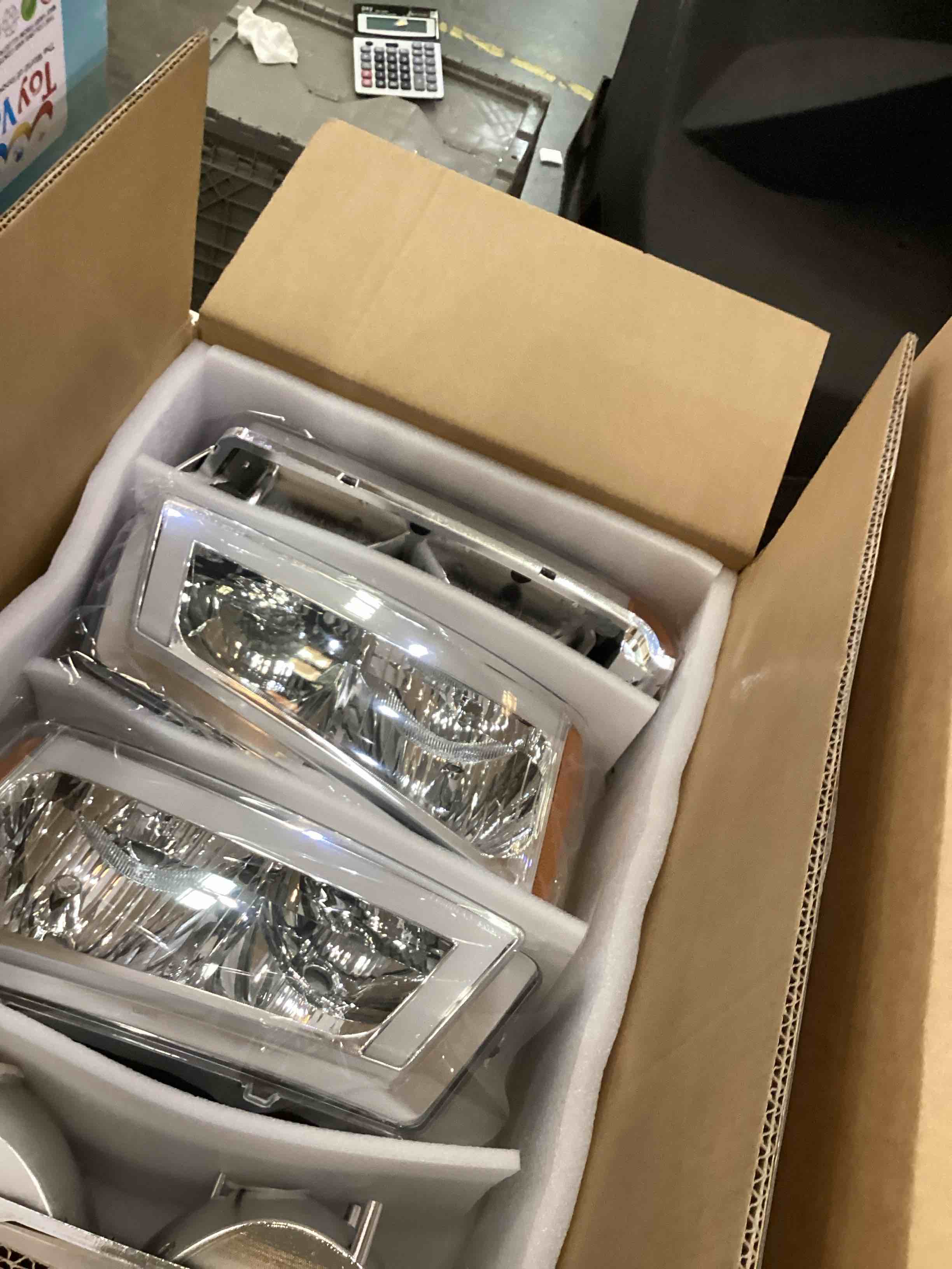 https://s3.amazonaws.com/lotting-images-prod/bidfta/PNK2369426_1754580856112.jpeg