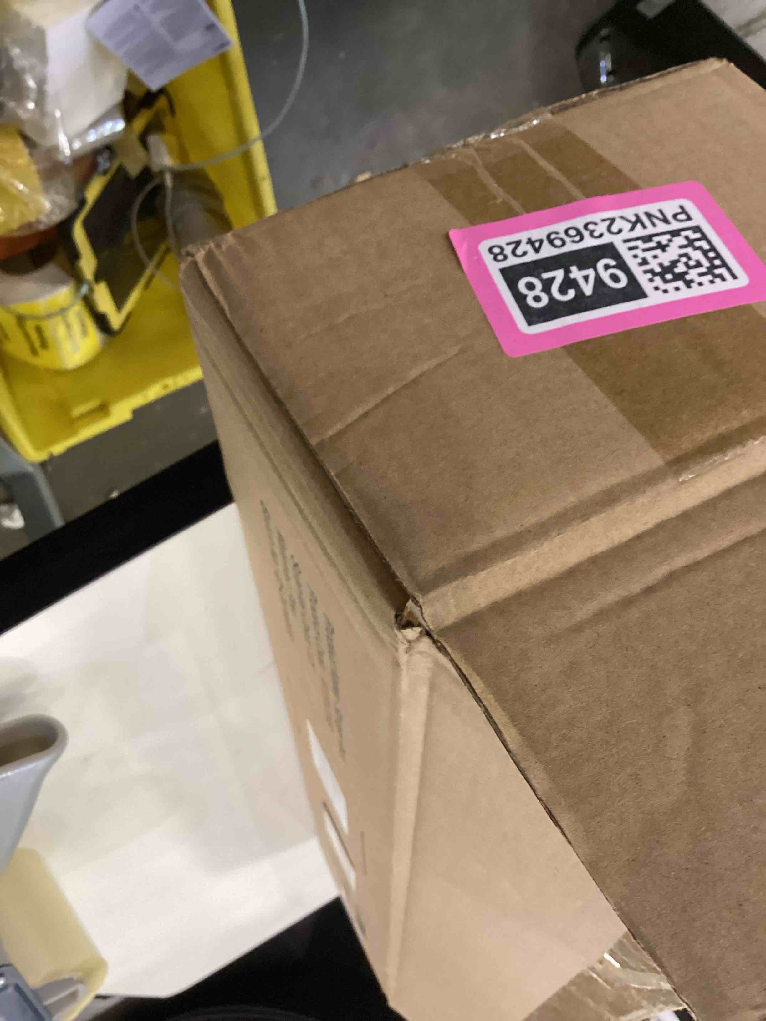 https://s3.amazonaws.com/lotting-images-prod/bidfta/PNK2369430_1754580749664.jpeg