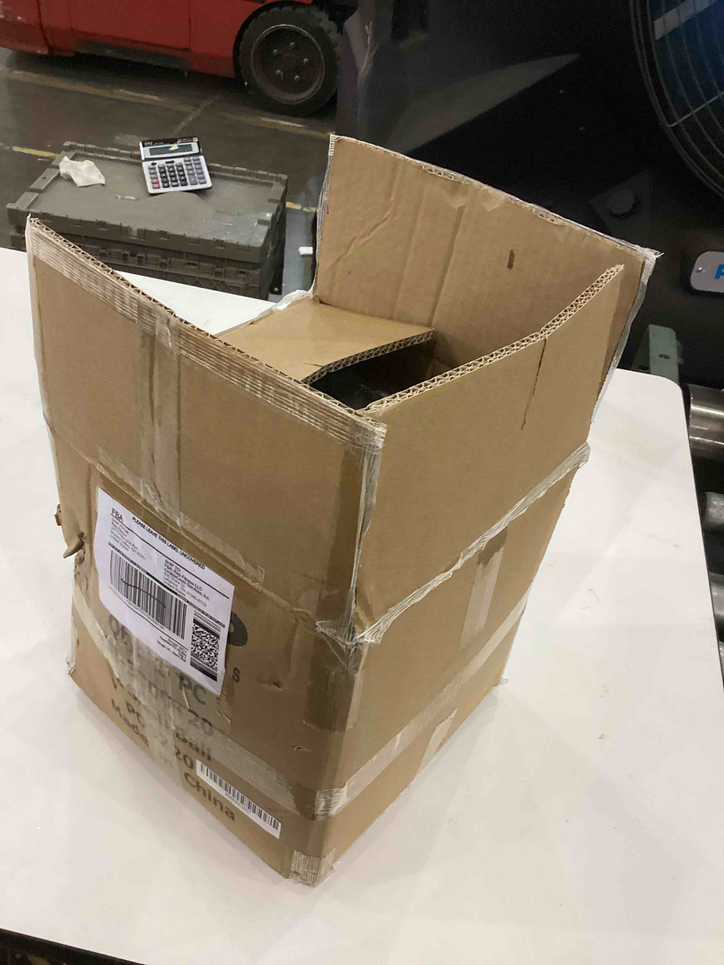 https://s3.amazonaws.com/lotting-images-prod/bidfta/PNK2369484_1754586745424.jpeg
