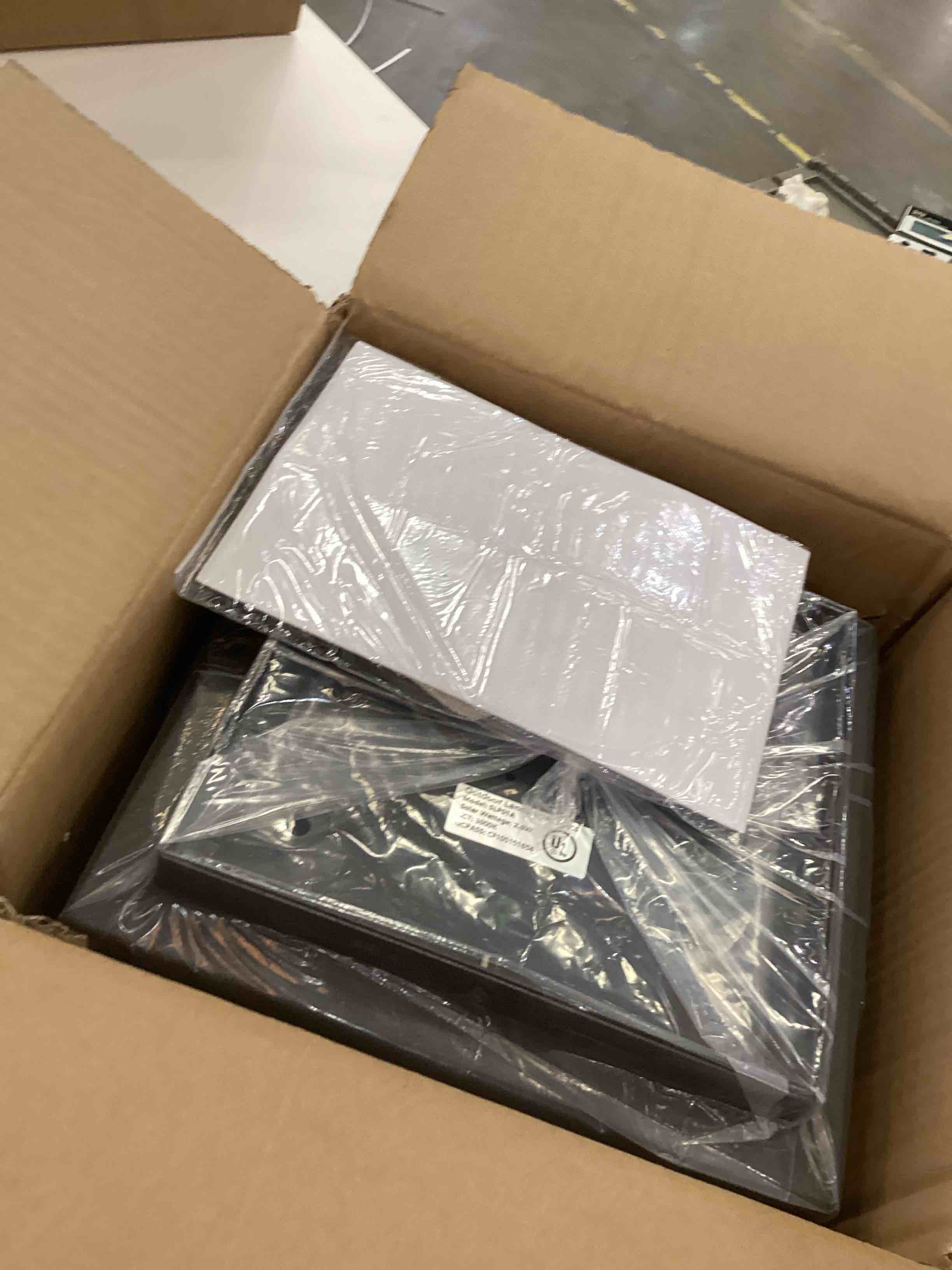 https://s3.amazonaws.com/lotting-images-prod/bidfta/PNK2369523_1754587918122.jpeg
