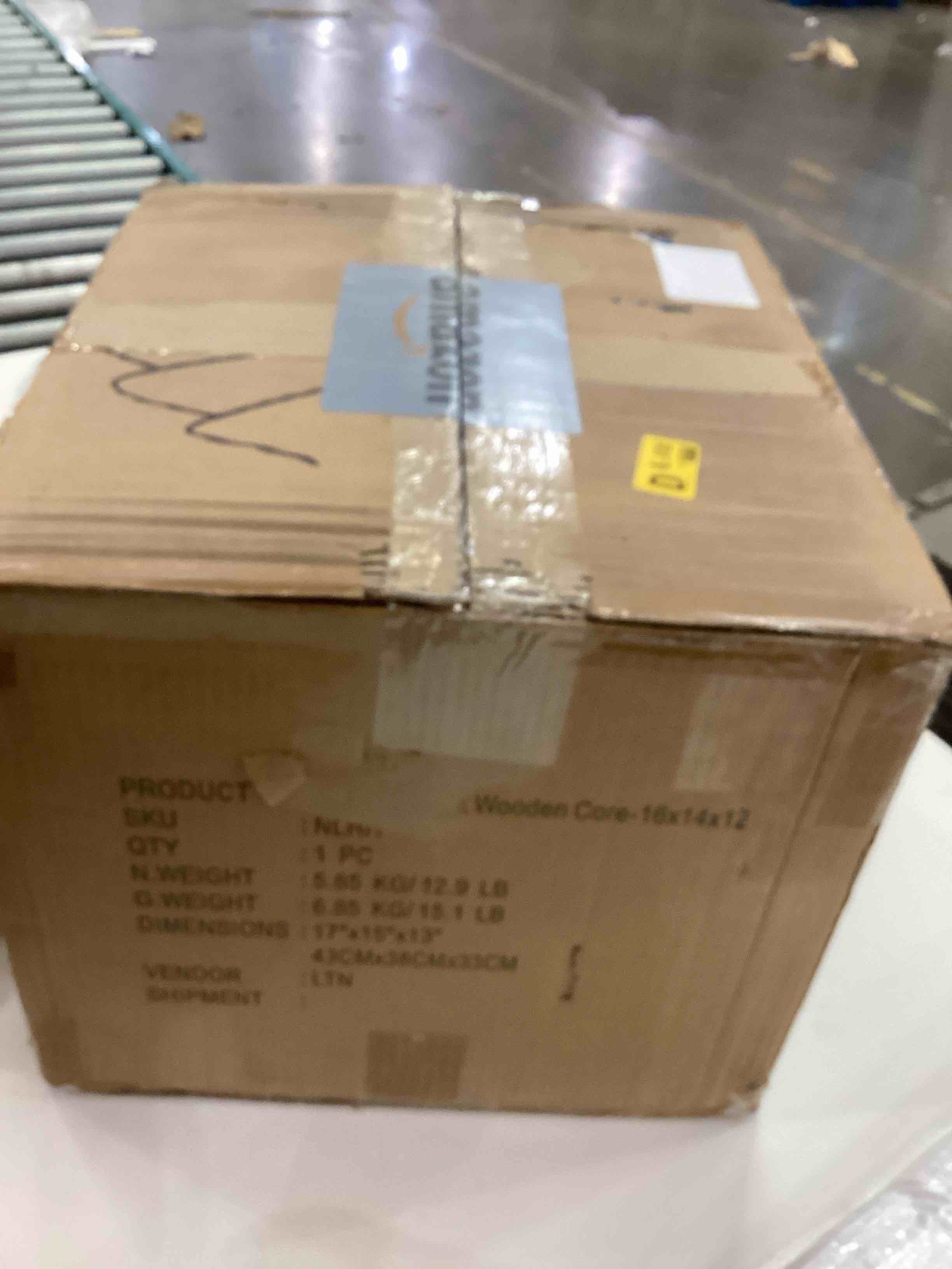 https://s3.amazonaws.com/lotting-images-prod/bidfta/PNK2369568_1754588584938.jpeg