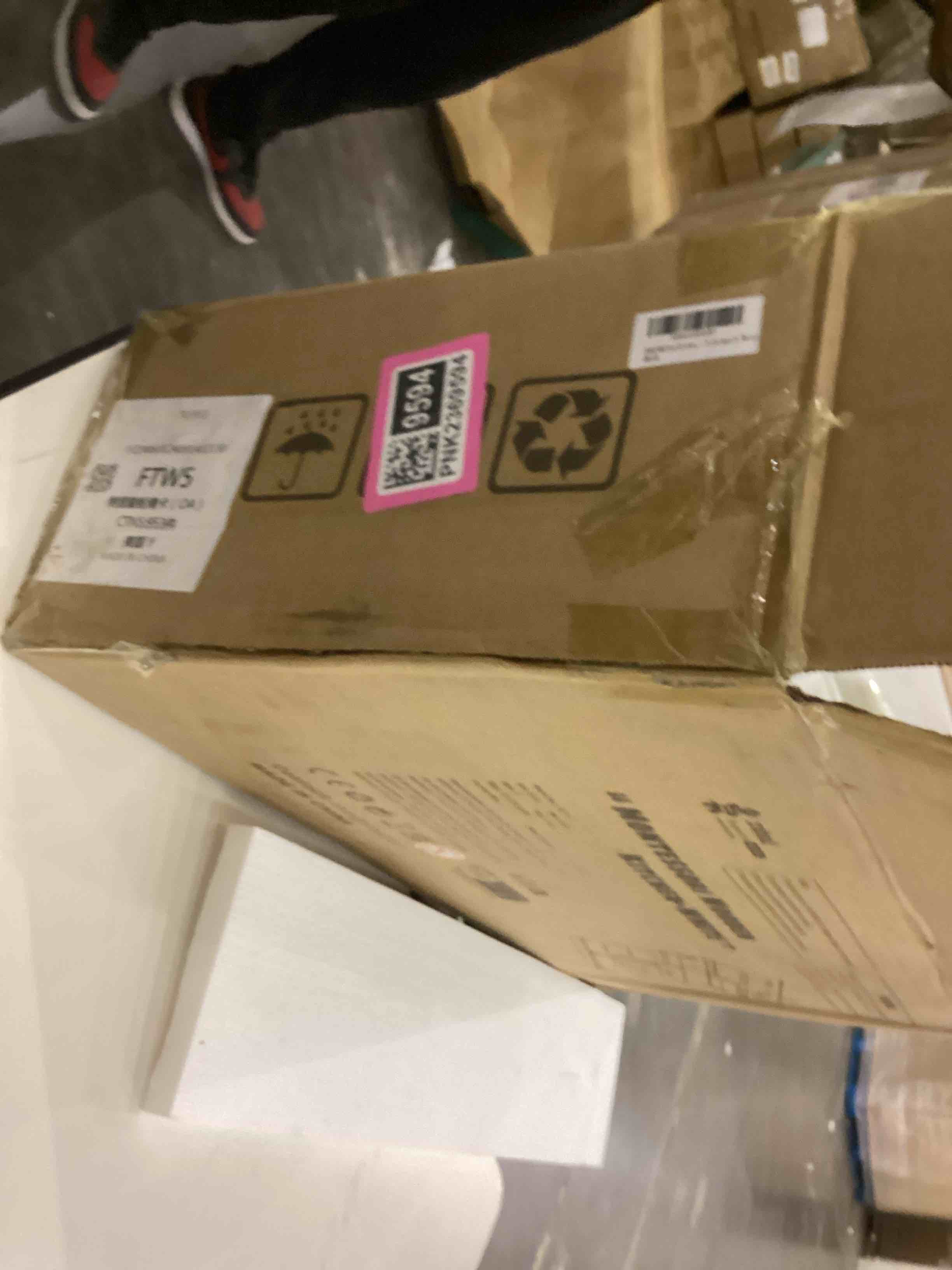https://s3.amazonaws.com/lotting-images-prod/bidfta/PNK2369594_1754591491127.jpeg