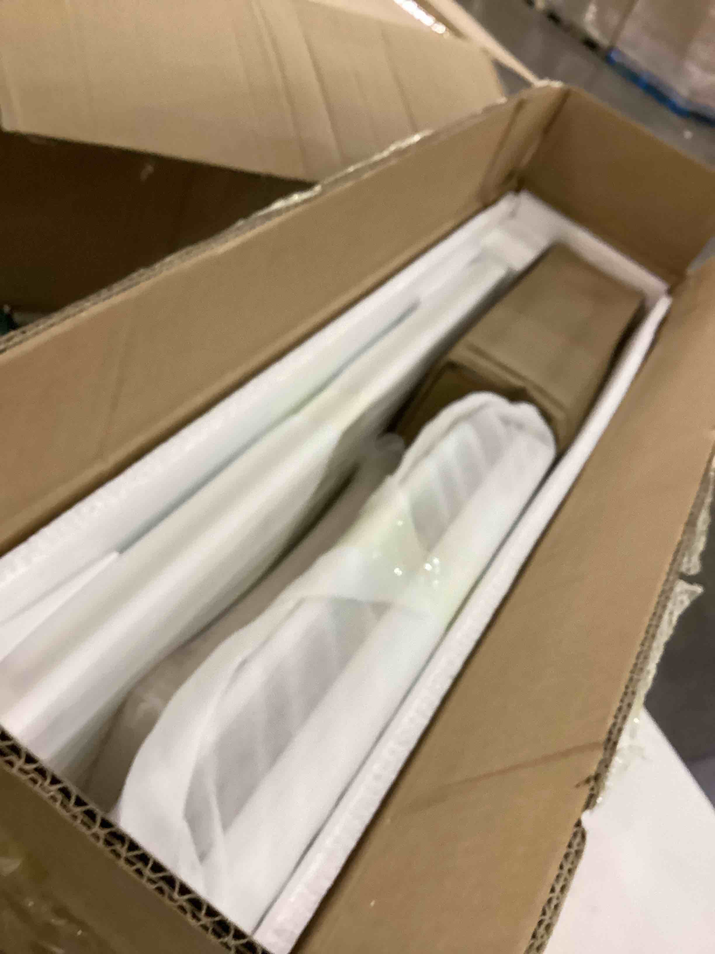 https://s3.amazonaws.com/lotting-images-prod/bidfta/PNK2369594_1754591493324.jpeg