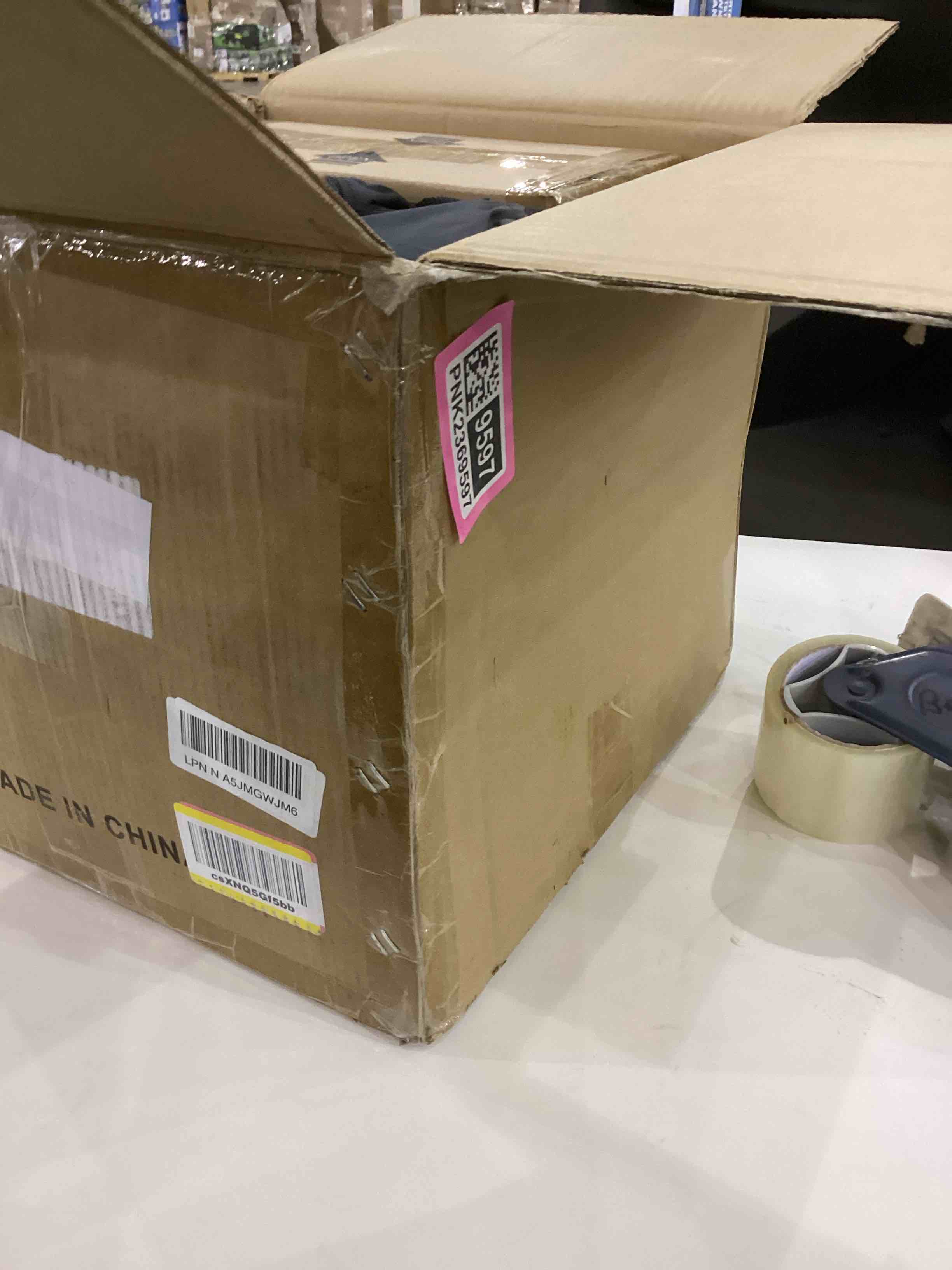 https://s3.amazonaws.com/lotting-images-prod/bidfta/PNK2369597_1754591730747.jpeg