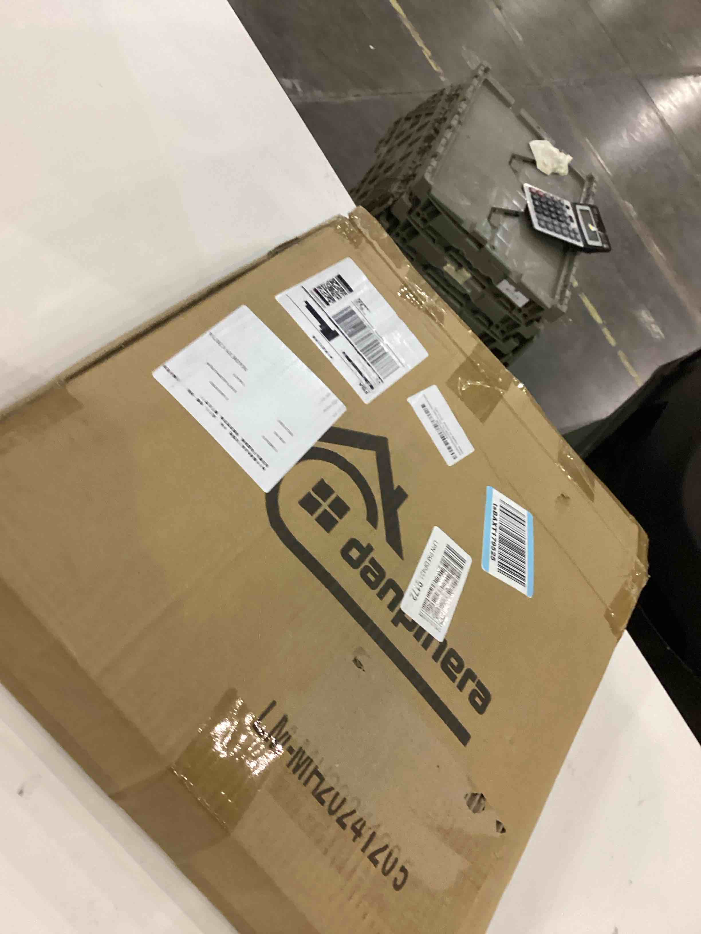 https://s3.amazonaws.com/lotting-images-prod/bidfta/PNK2369649_1754651669411.jpeg