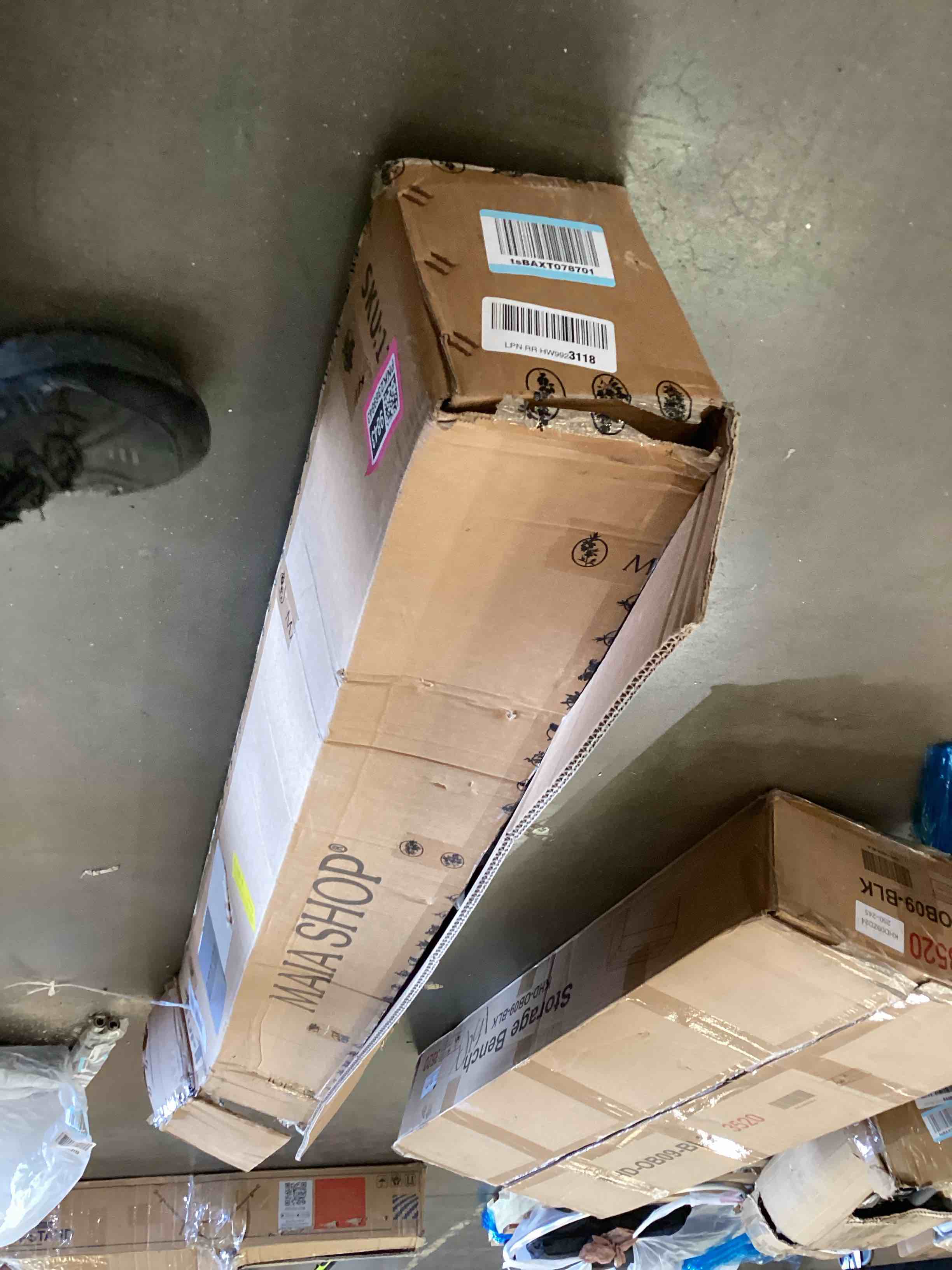https://s3.amazonaws.com/lotting-images-prod/bidfta/PNK2369843_1754674549822.jpeg