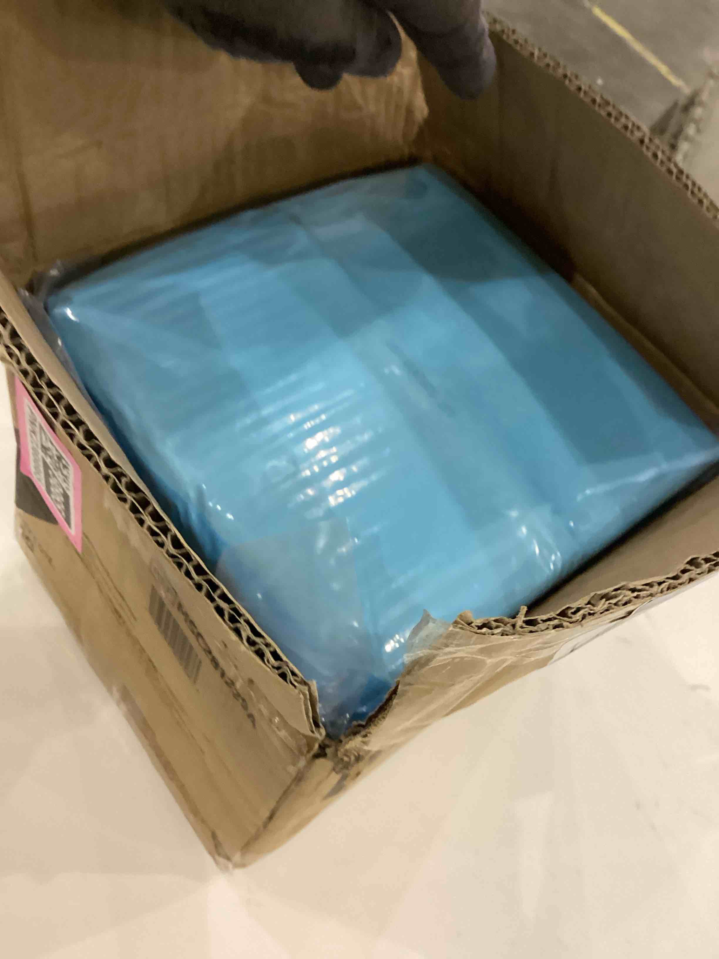https://s3.amazonaws.com/lotting-images-prod/bidfta/PNK2369865_1754652401934.jpeg