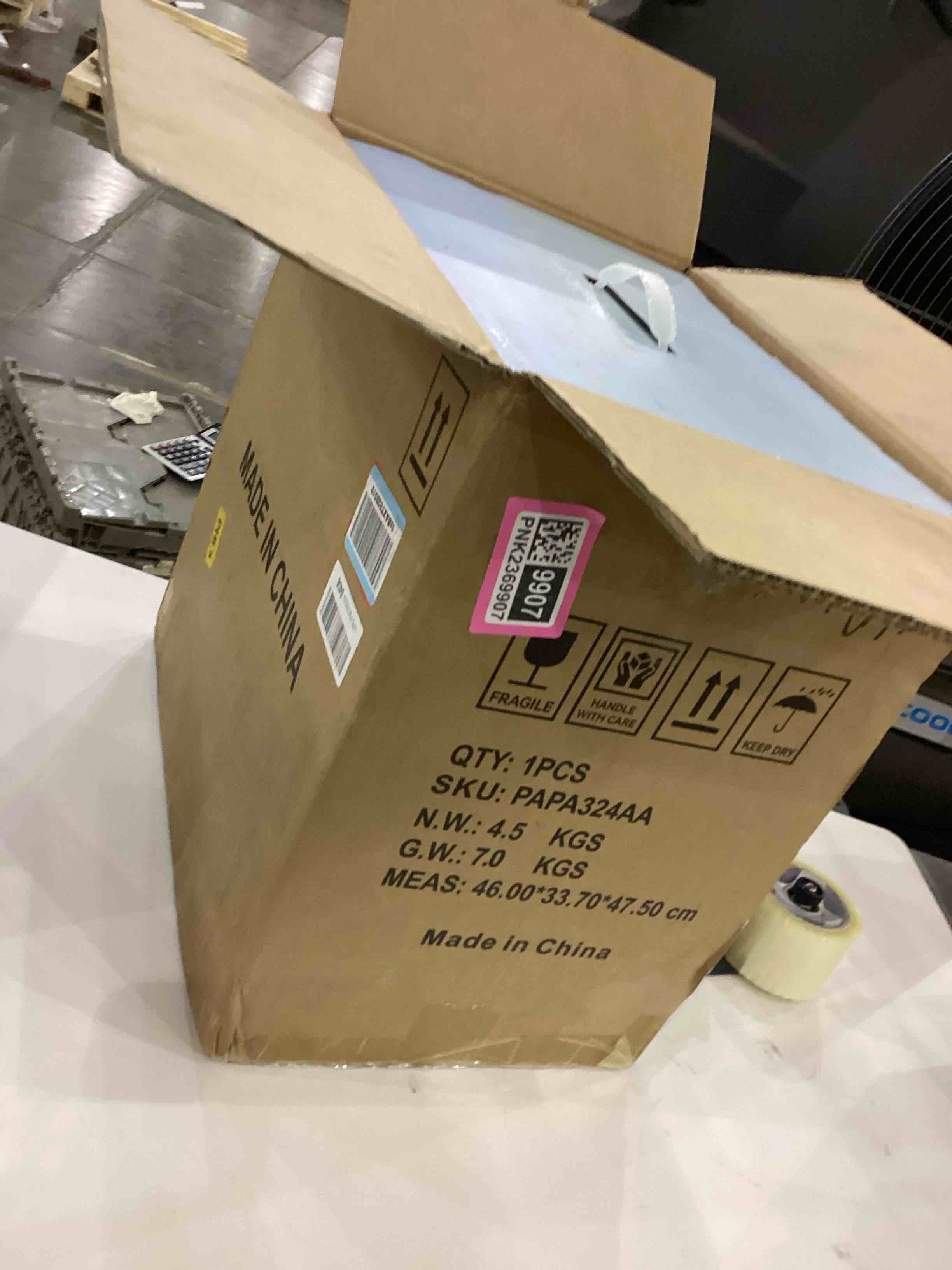 https://s3.amazonaws.com/lotting-images-prod/bidfta/PNK2369907_1754653293864.jpeg