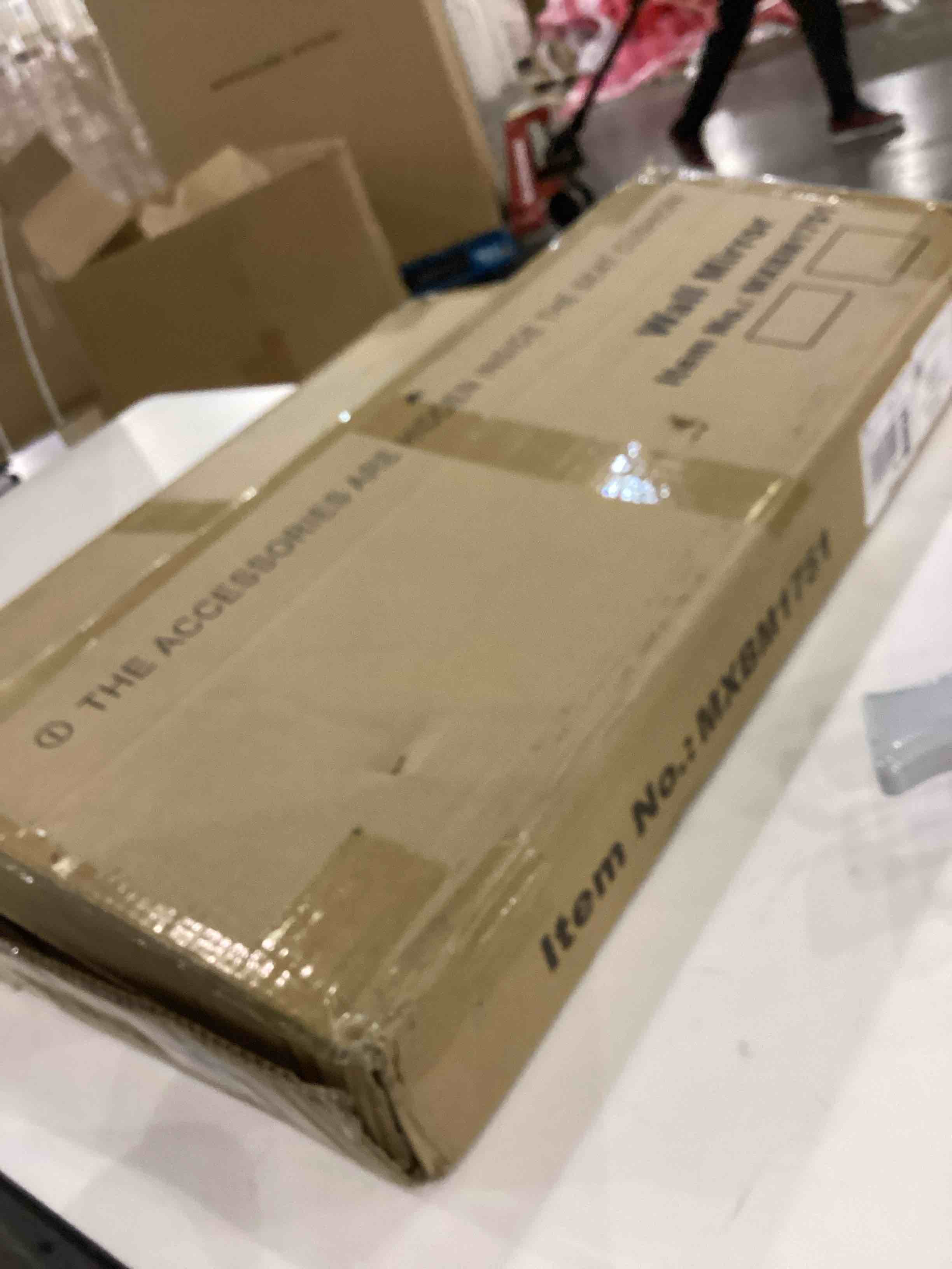 https://s3.amazonaws.com/lotting-images-prod/bidfta/PNK2369922_1754655056245.jpeg