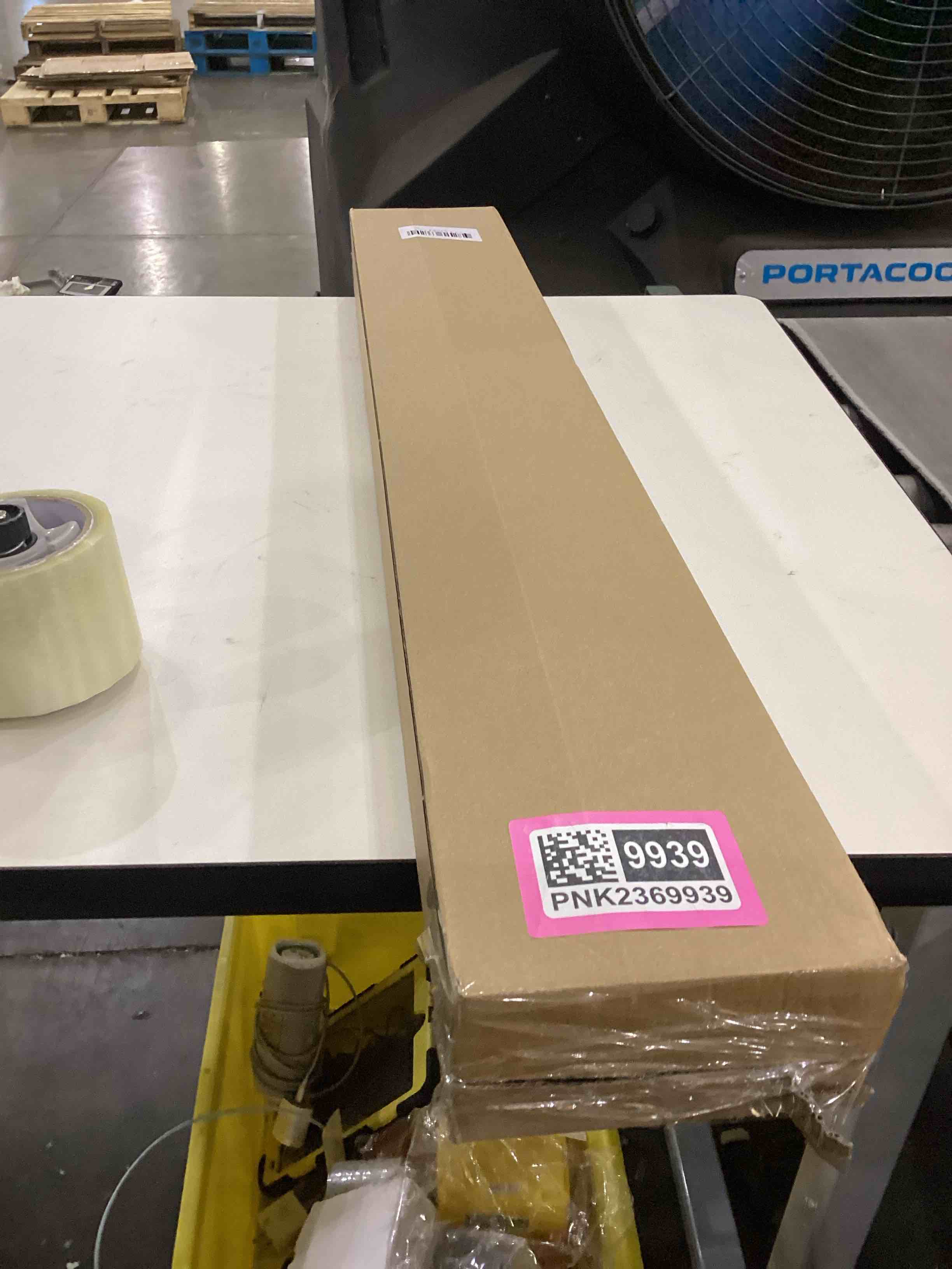 https://s3.amazonaws.com/lotting-images-prod/bidfta/PNK2369940_1754657260382.jpeg