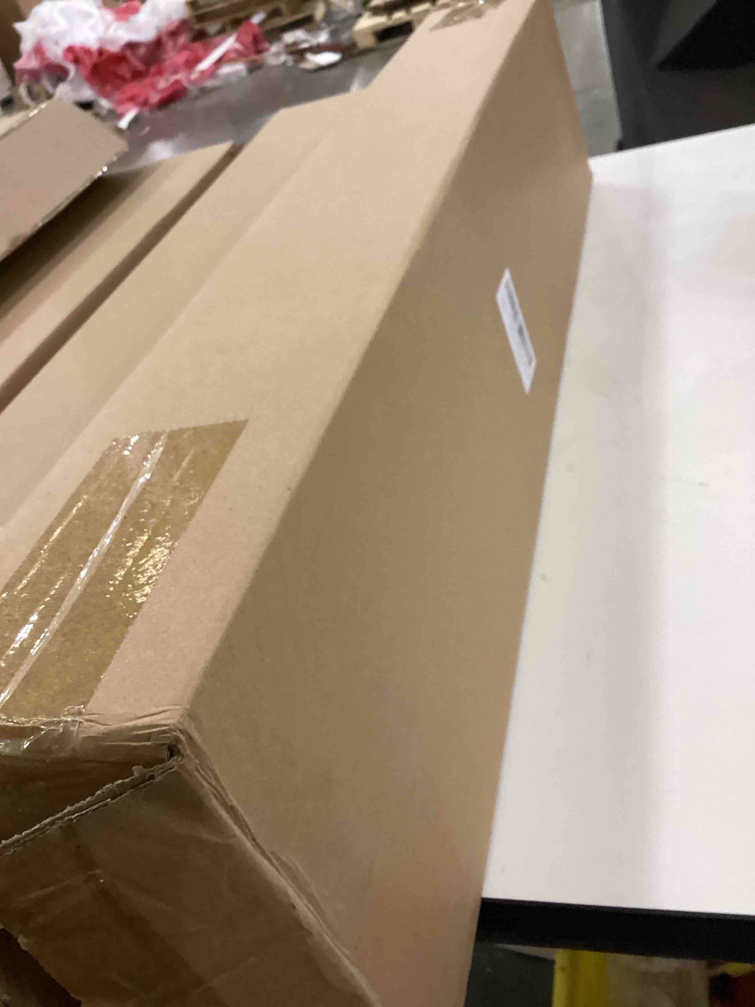 https://s3.amazonaws.com/lotting-images-prod/bidfta/PNK2370135_1754663068271.jpeg
