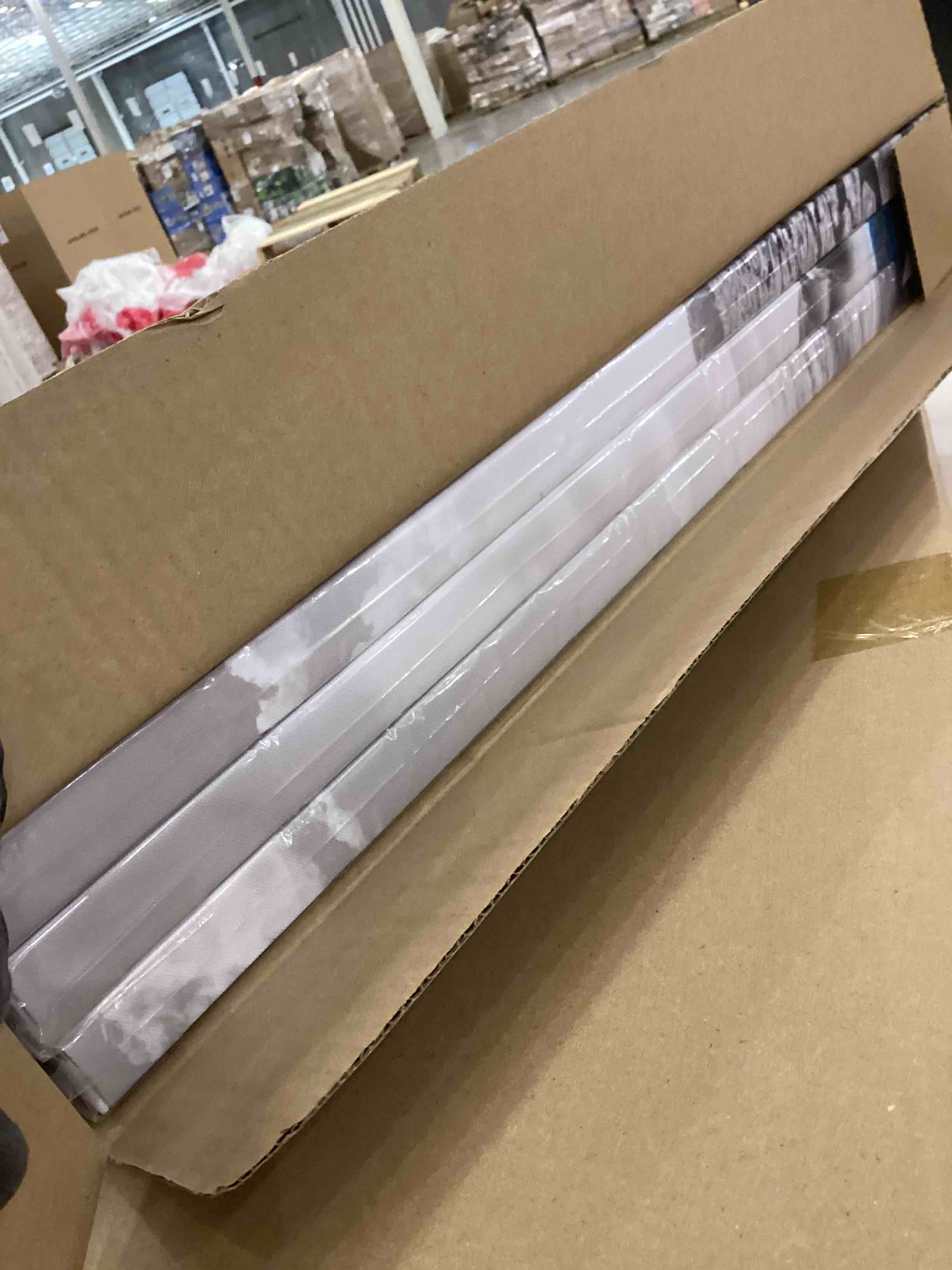 https://s3.amazonaws.com/lotting-images-prod/bidfta/PNK2370136_1754663150224.jpeg