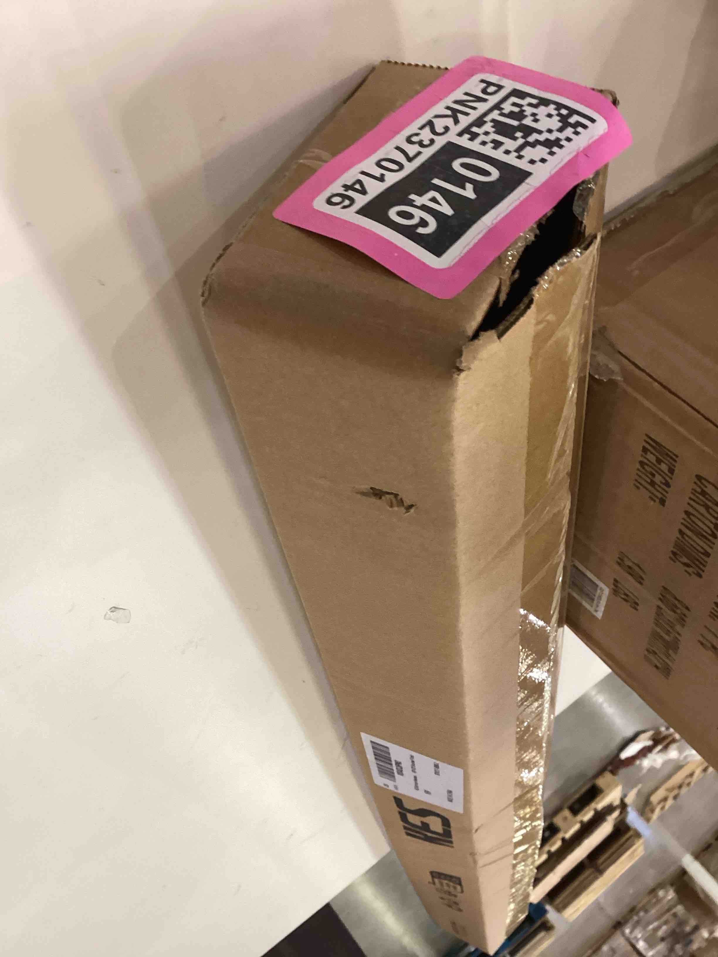 https://s3.amazonaws.com/lotting-images-prod/bidfta/PNK2370146_1754665832982.jpeg