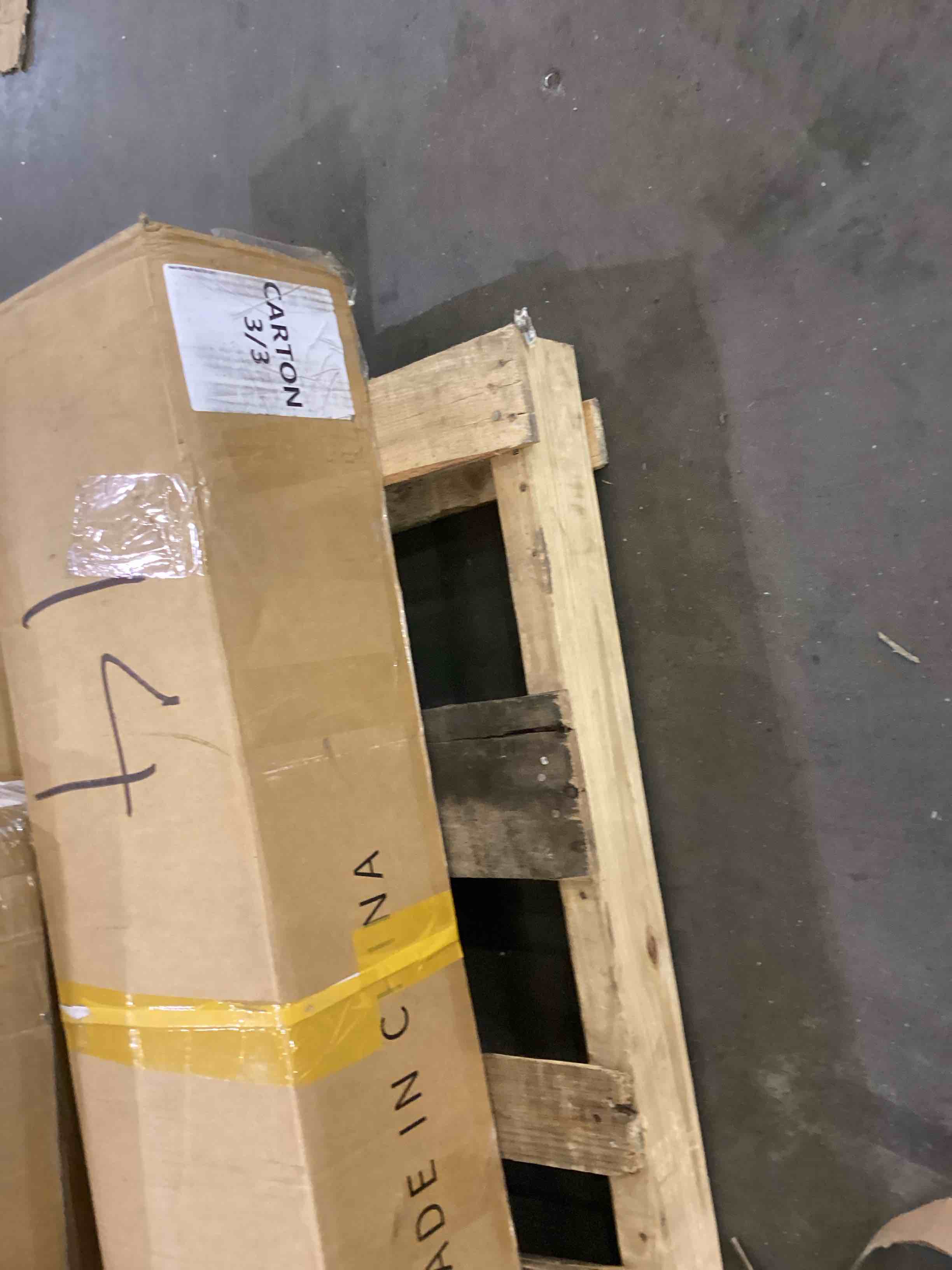 https://s3.amazonaws.com/lotting-images-prod/bidfta/PNK2373208_1755787456808.jpeg