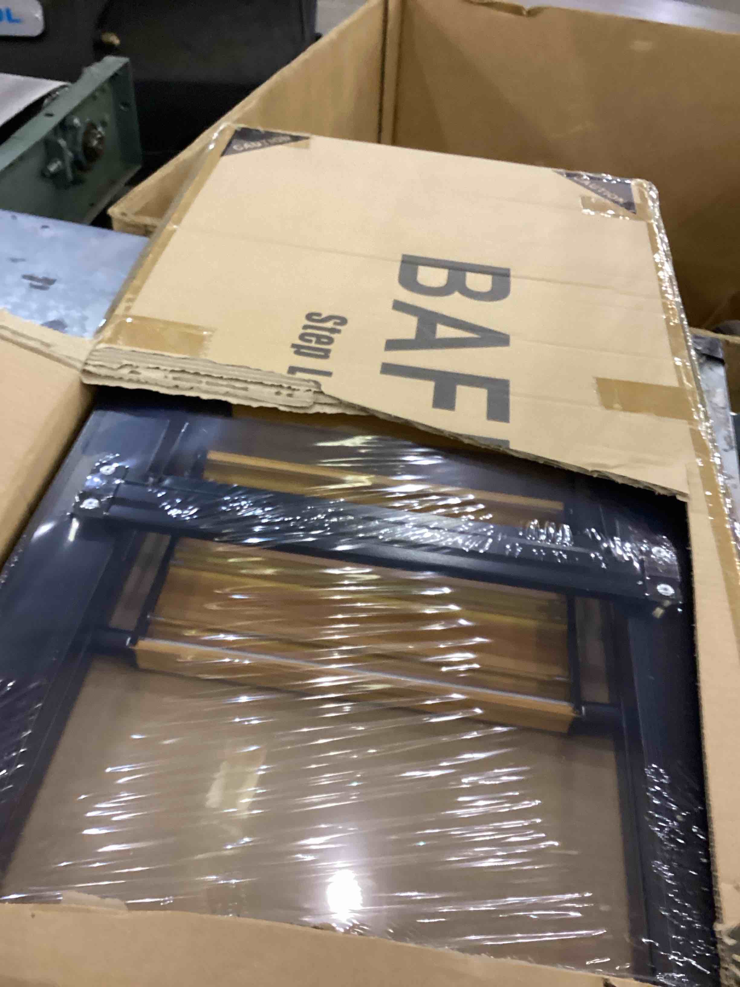 https://s3.amazonaws.com/lotting-images-prod/bidfta/PNK2374024_1753963548836.jpeg