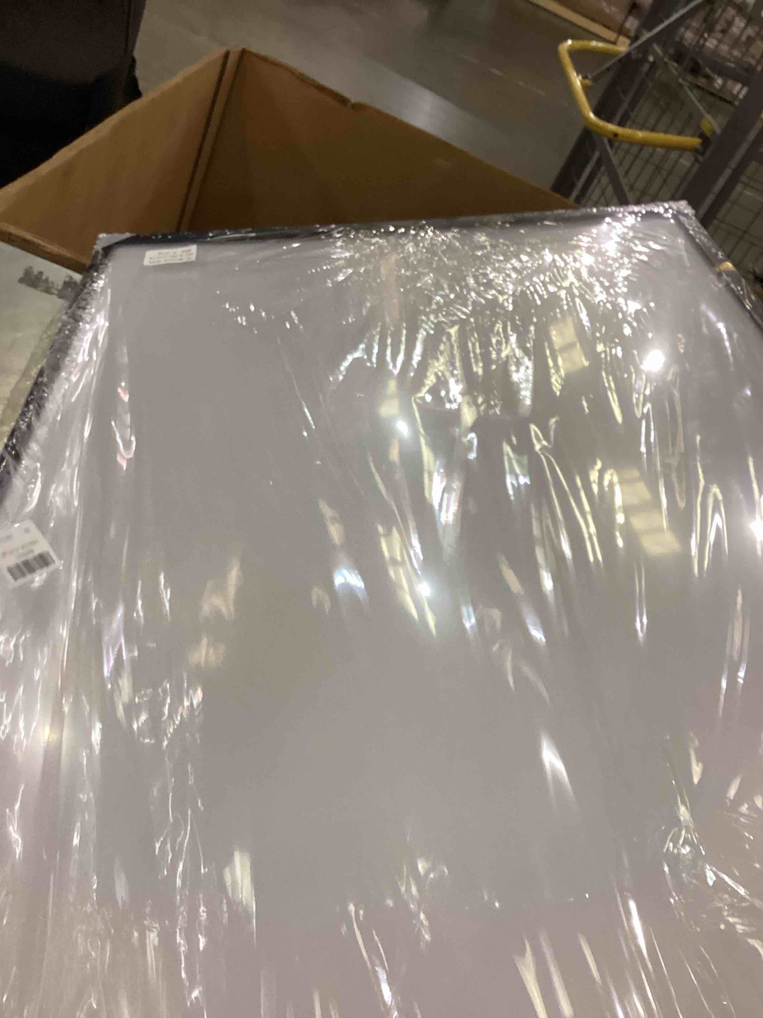 https://s3.amazonaws.com/lotting-images-prod/bidfta/PNK2374090_1753971463815.jpeg