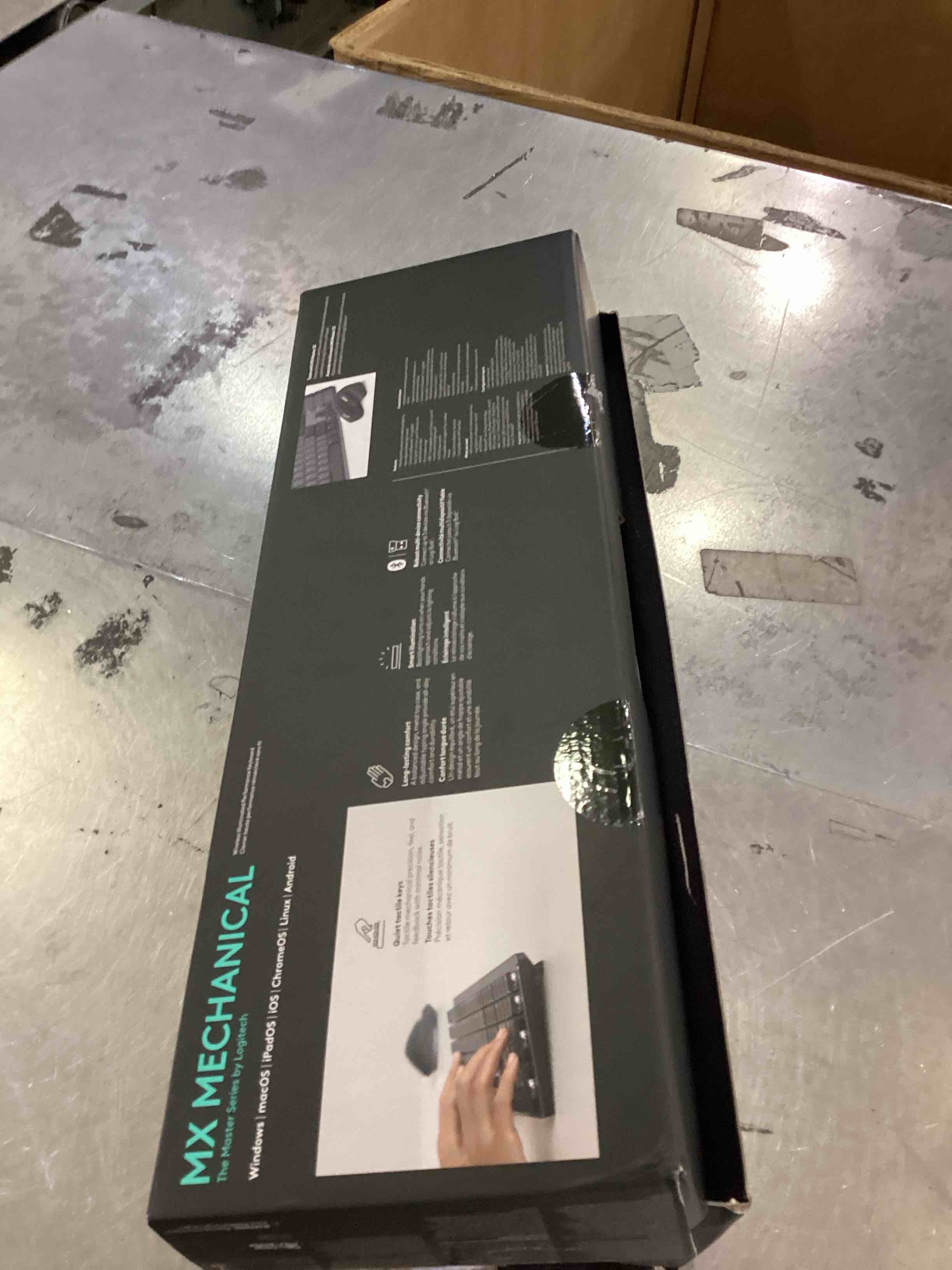 https://s3.amazonaws.com/lotting-images-prod/bidfta/PNK2374109_1753972006806.jpeg