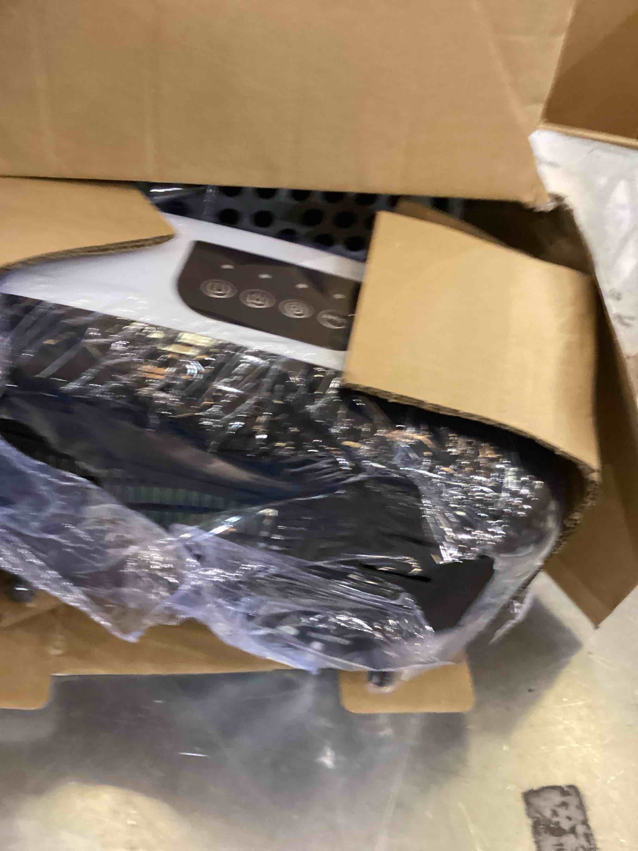 https://s3.amazonaws.com/lotting-images-prod/bidfta/PNK2374201_1753988865928.jpeg