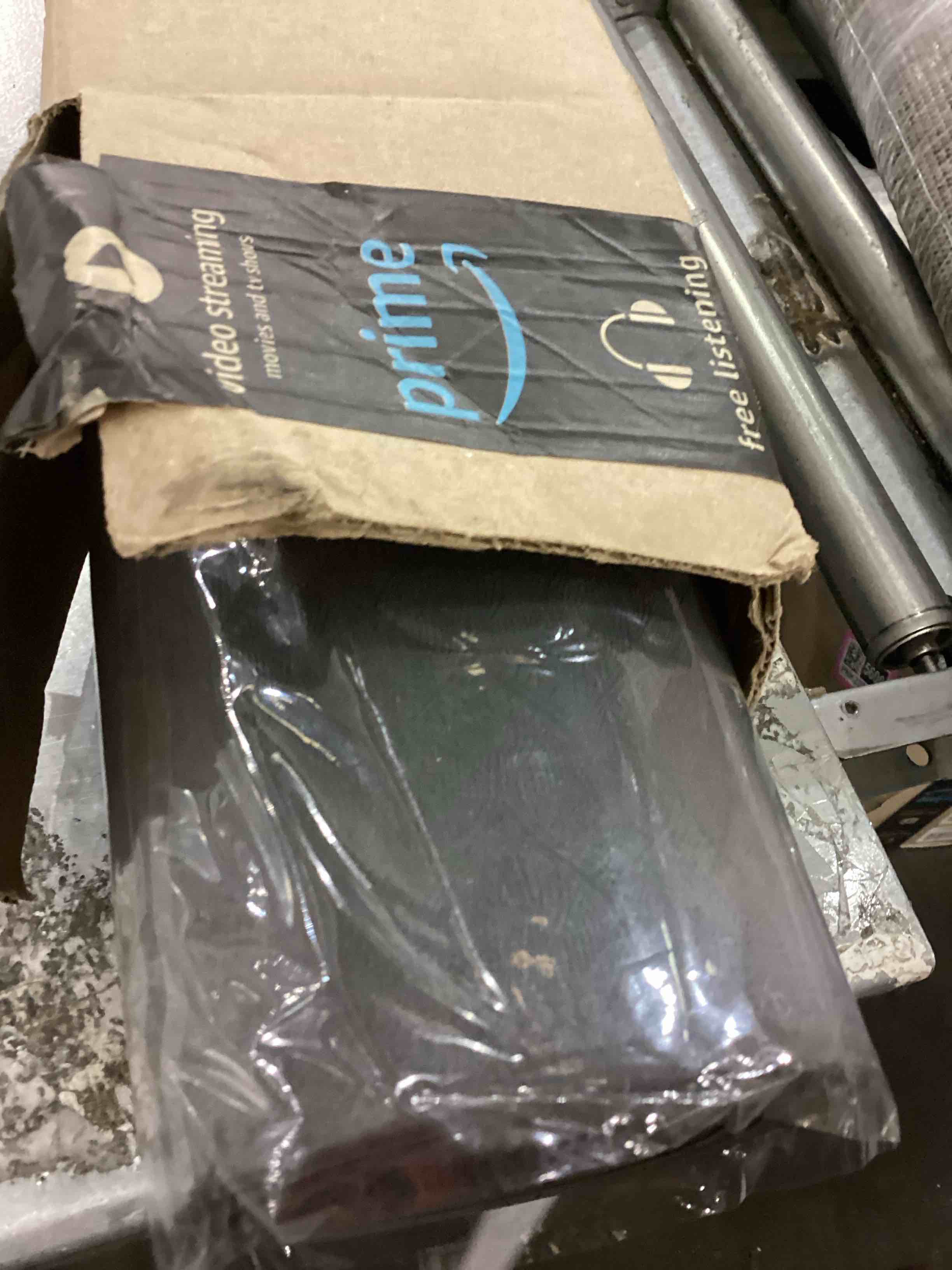 https://s3.amazonaws.com/lotting-images-prod/bidfta/PNK2375607_1754498091689.jpeg