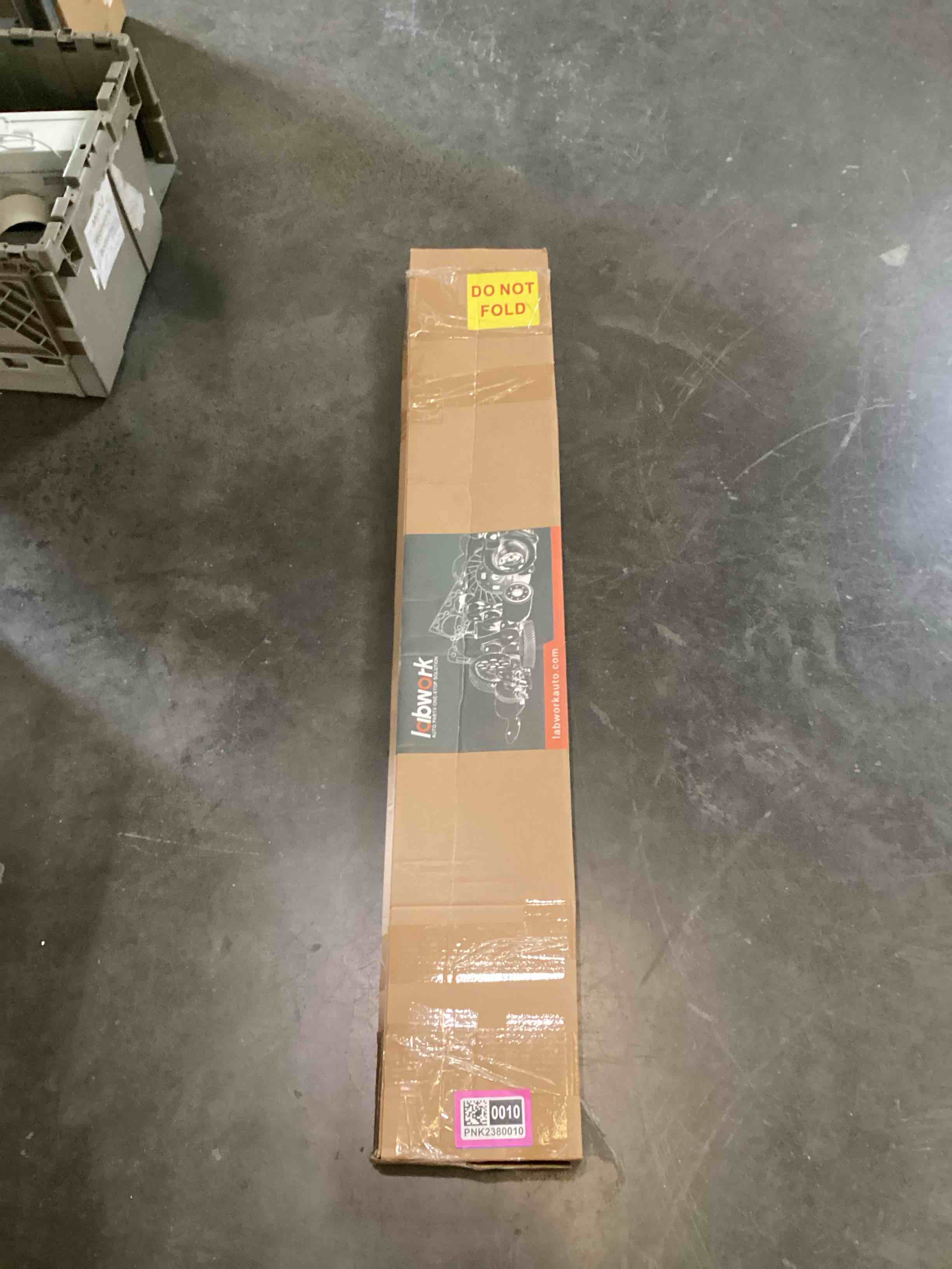 https://s3.amazonaws.com/lotting-images-prod/bidfta/PNK2380011_1754081033143.jpeg
