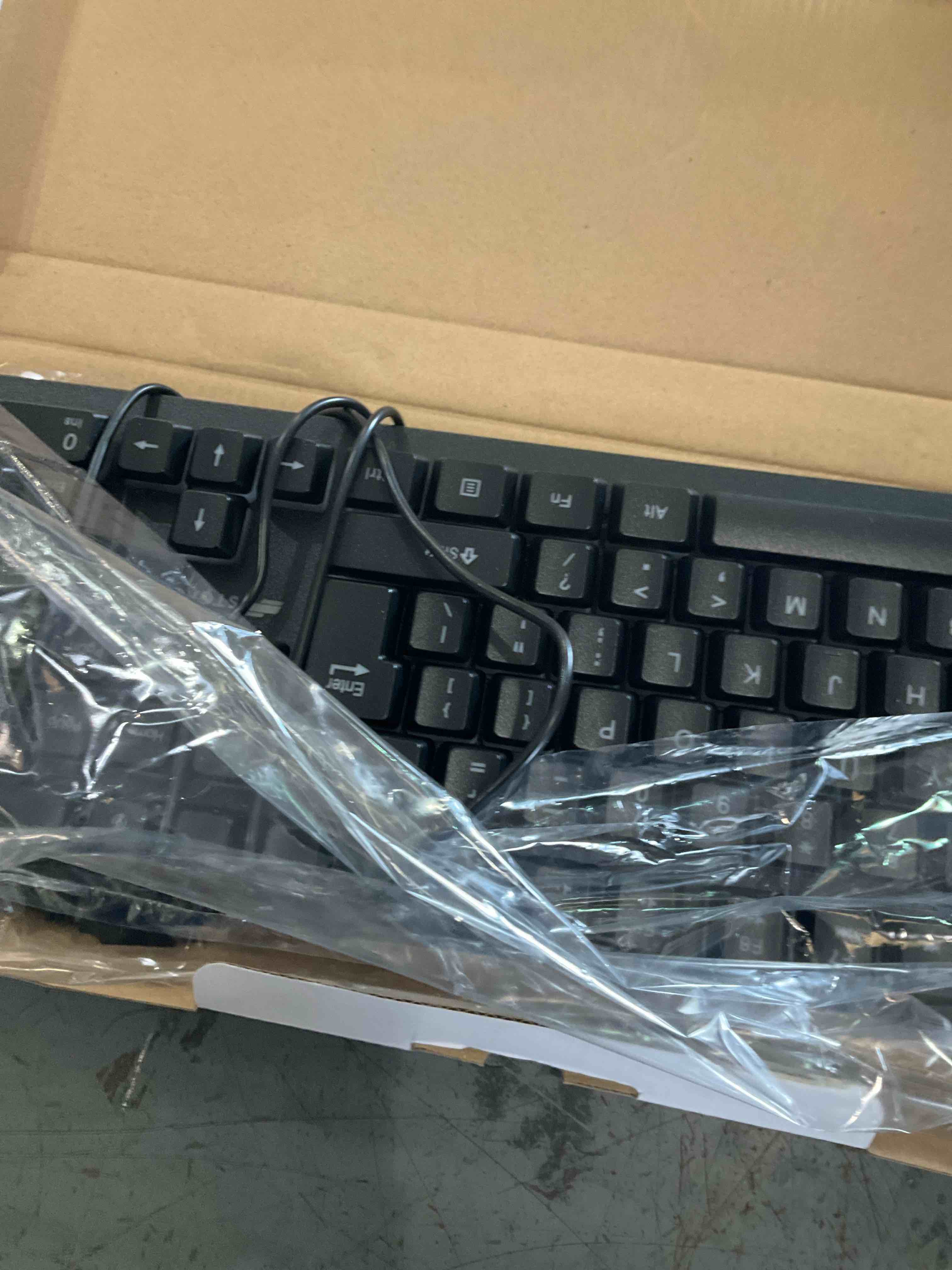 https://s3.amazonaws.com/lotting-images-prod/bidfta/PNK2380168_1755012776947.jpeg