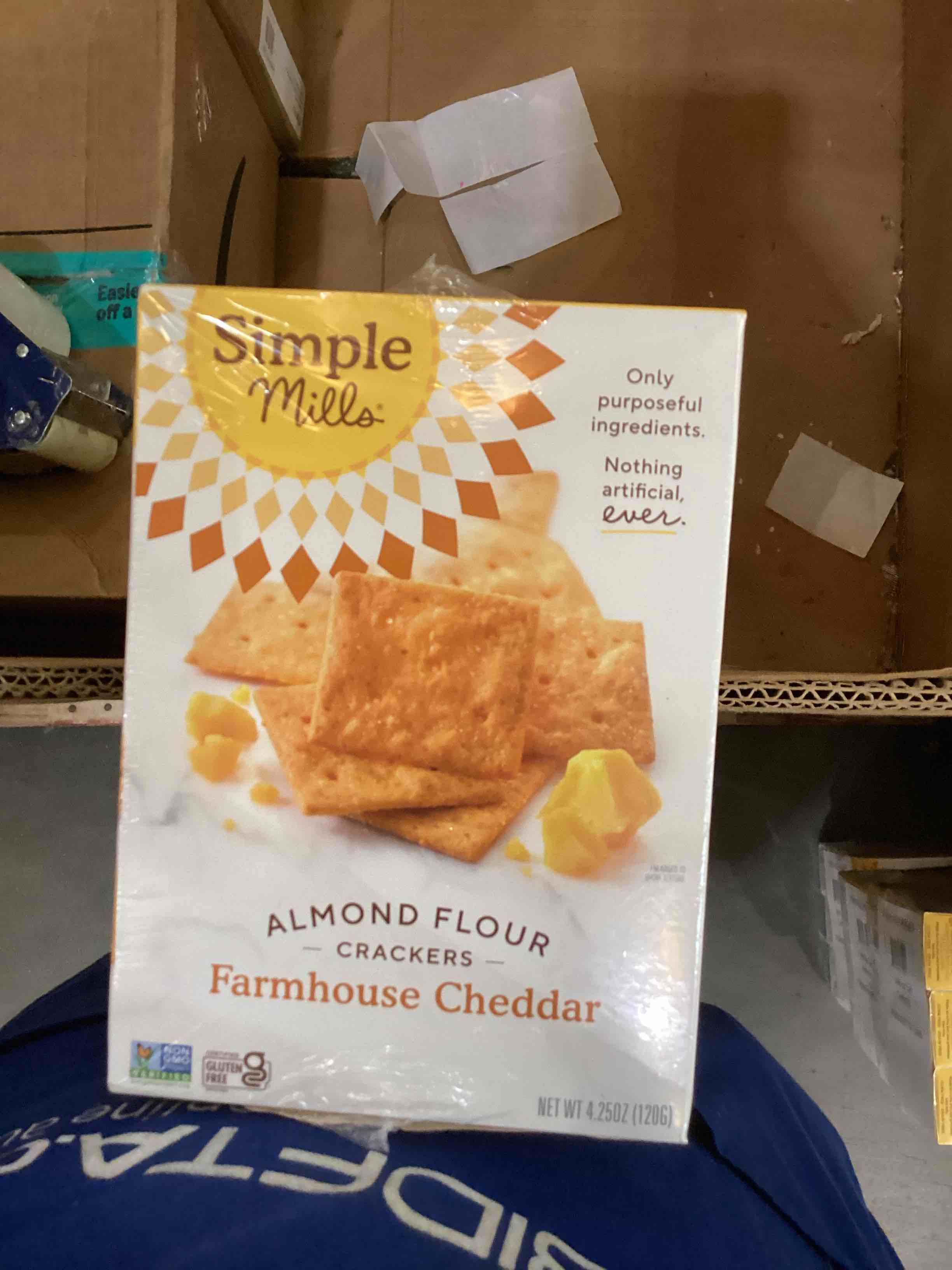 Simple Mills Almond Flour Crackers, Farmhouse Cheddar - Gluten Free, Healthy Snacks, 4.25 Ounce (Pac