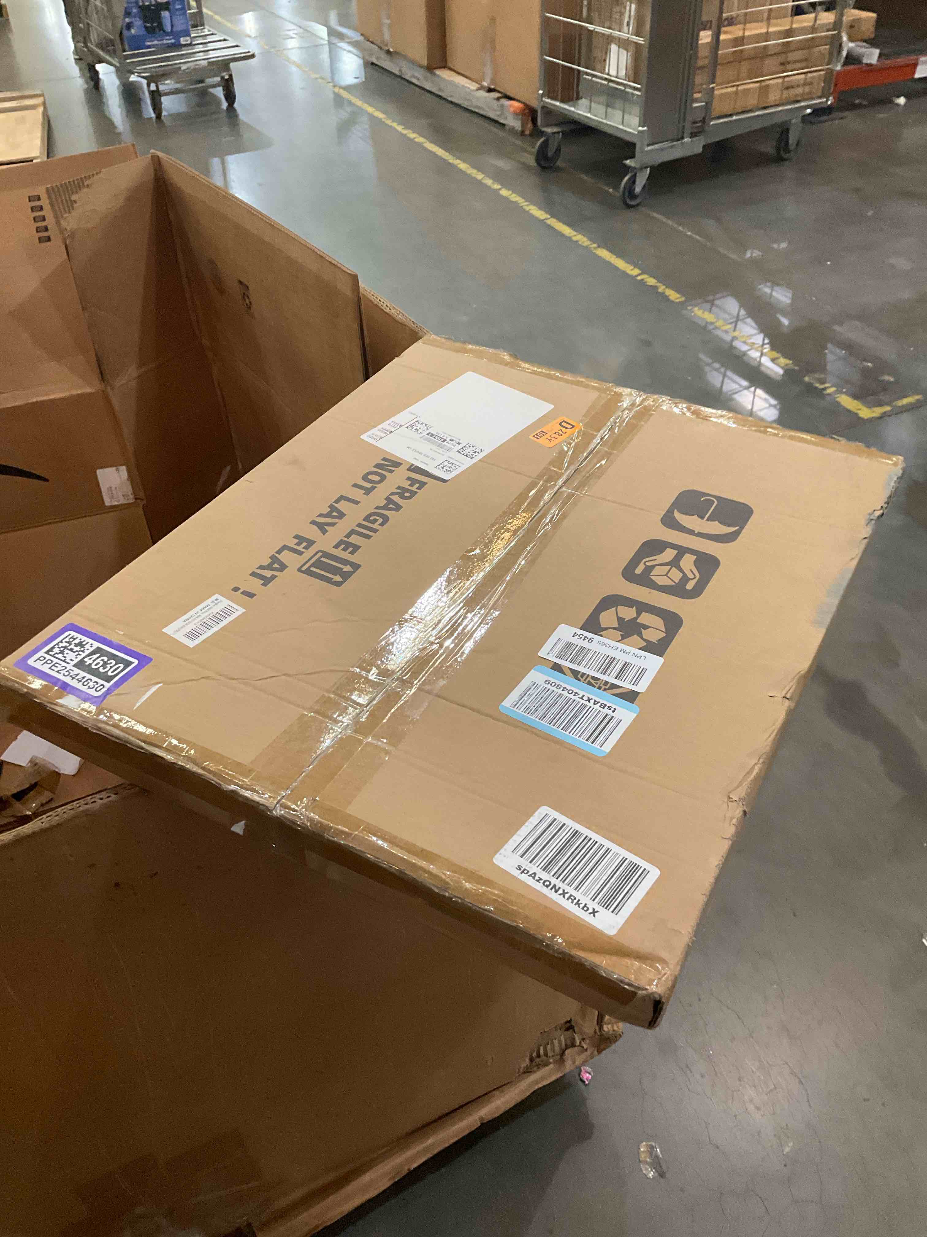 https://s3.amazonaws.com/lotting-images-prod/bidfta/PNK2380419_1755617339744.jpeg