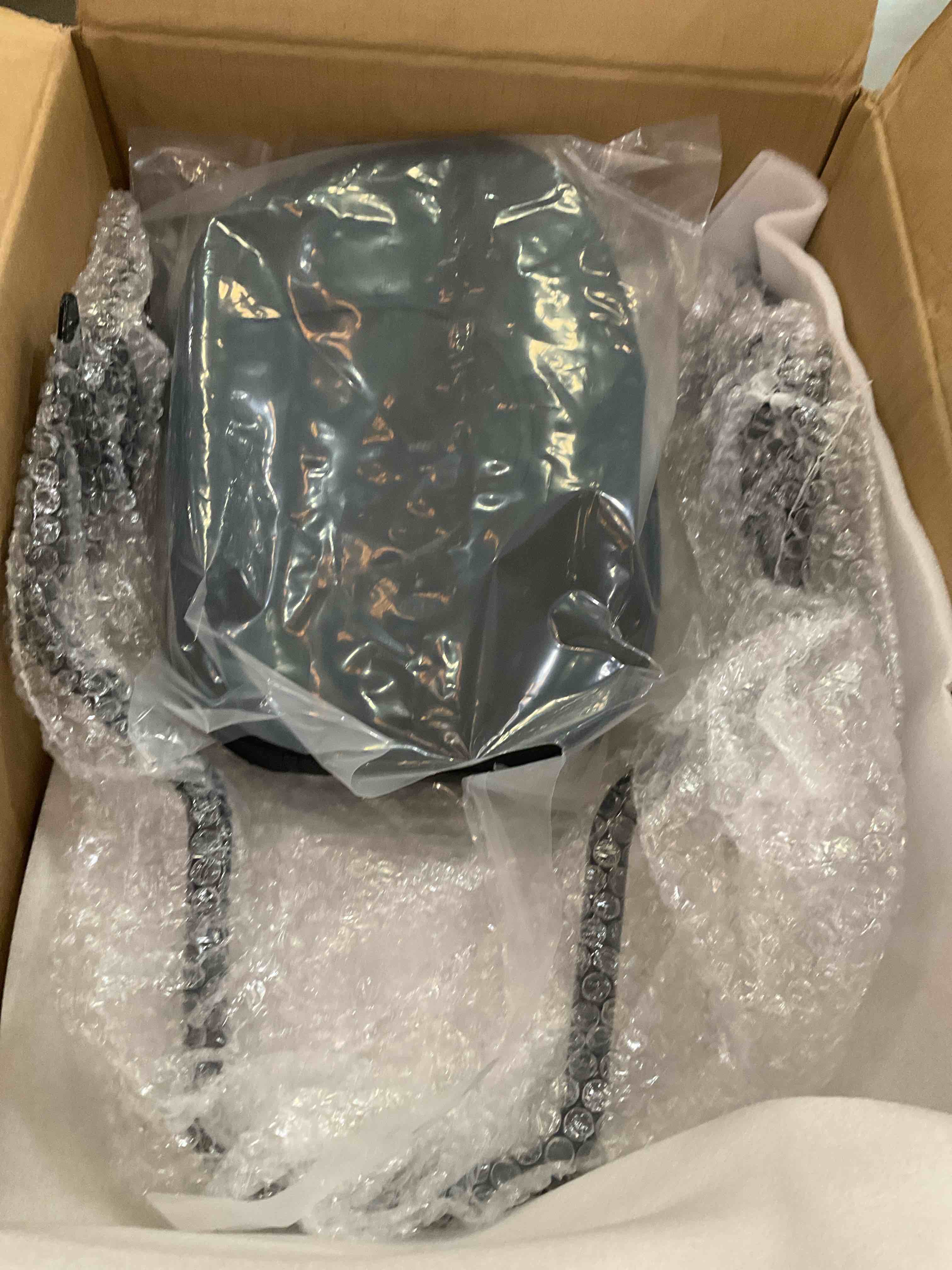 https://s3.amazonaws.com/lotting-images-prod/bidfta/PNK2380455_1755636222337.jpeg