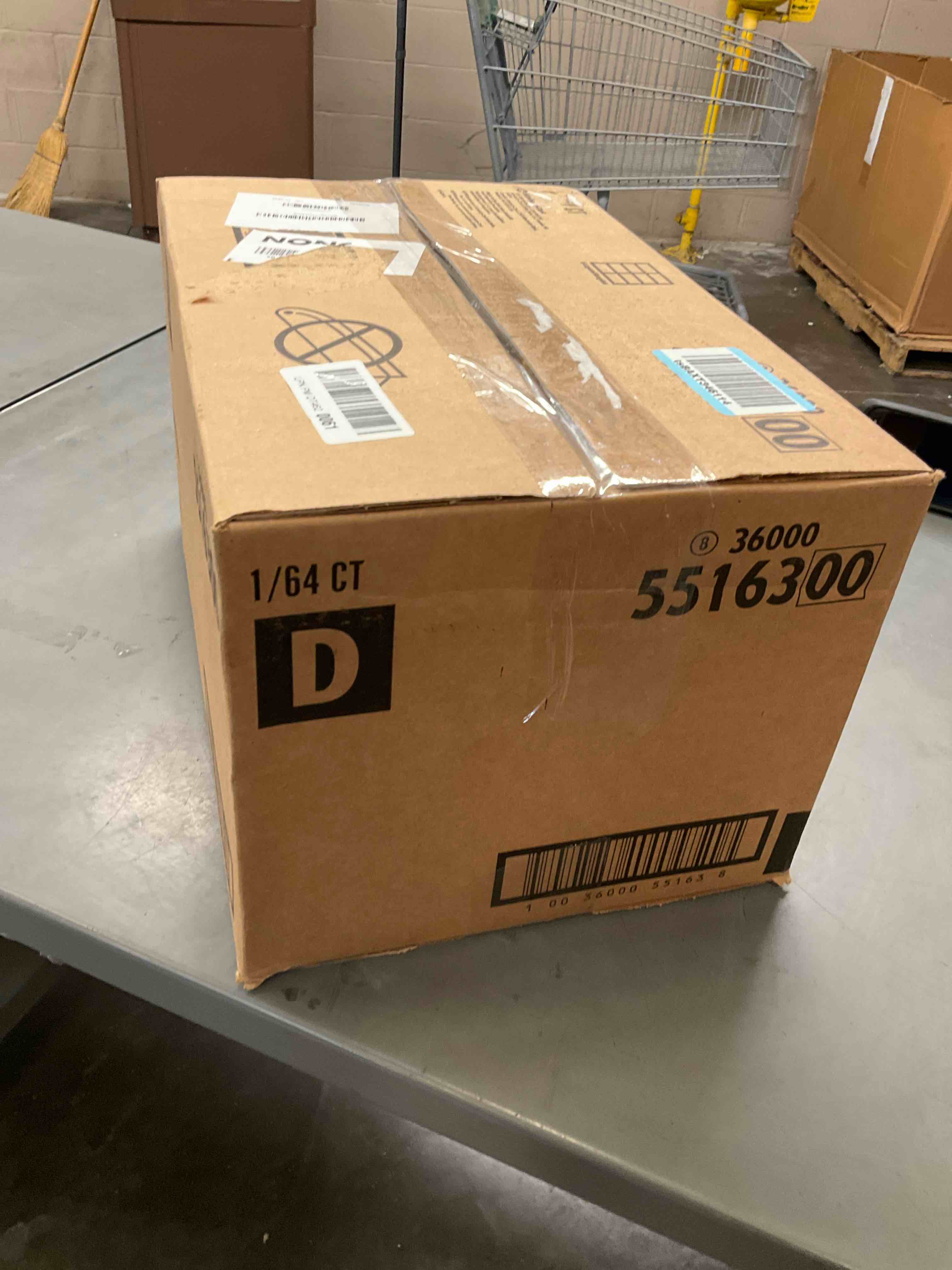 https://s3.amazonaws.com/lotting-images-prod/bidfta/PNK2380739_1756498685372.jpeg