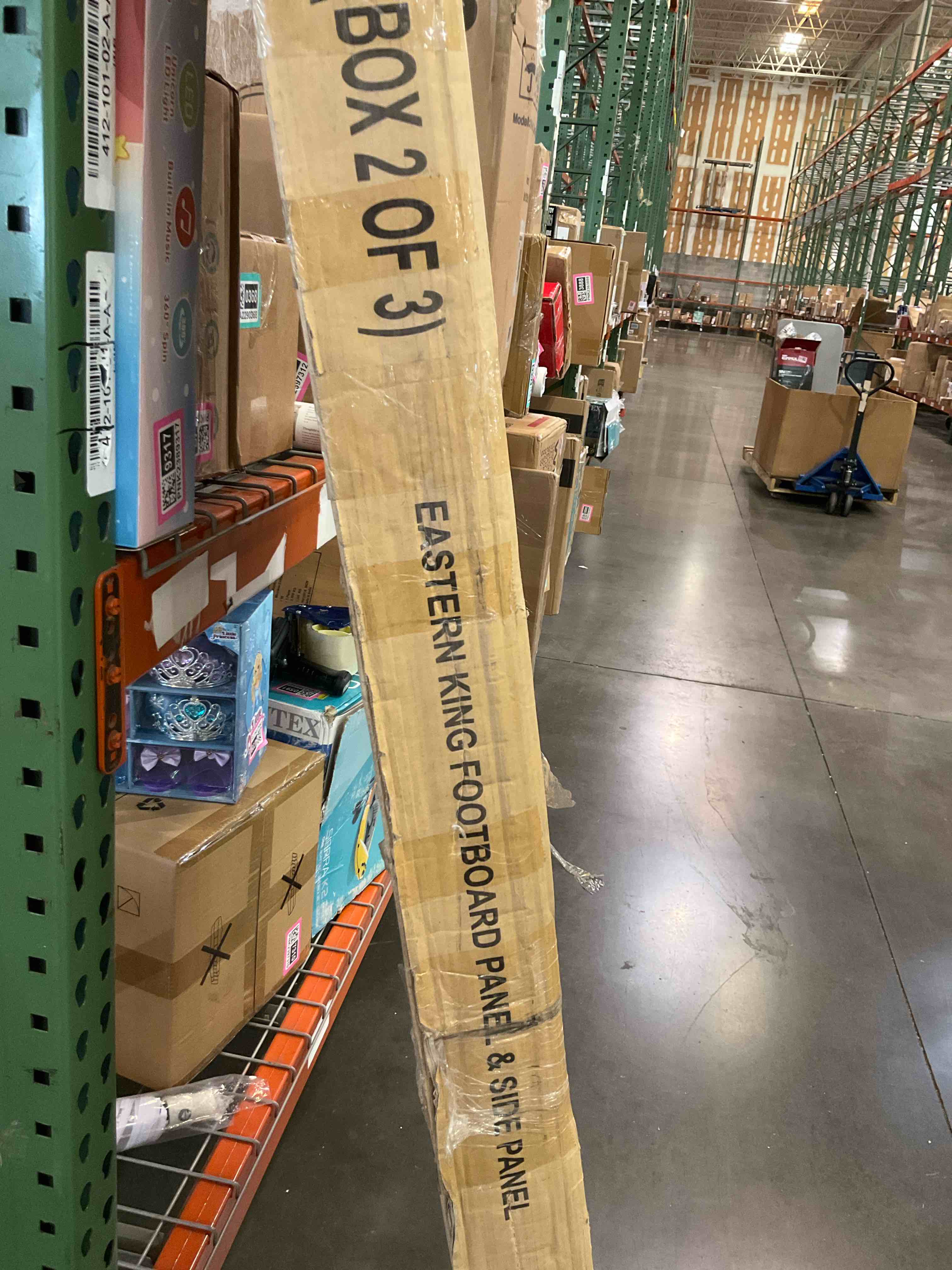 https://s3.amazonaws.com/lotting-images-prod/bidfta/PNK2381036_1757003561931.jpeg