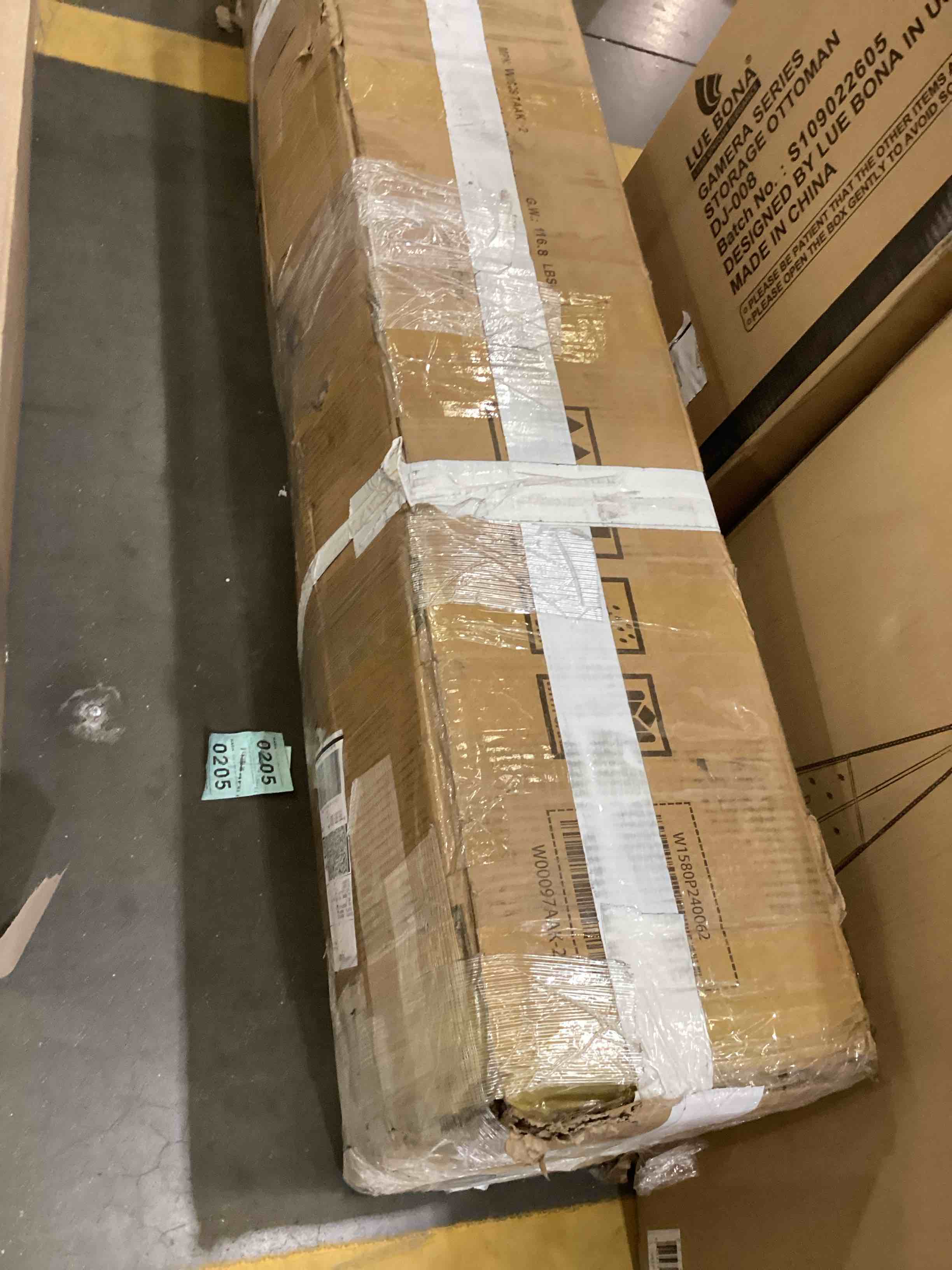 https://s3.amazonaws.com/lotting-images-prod/bidfta/PNK2381070_1757526529369.jpeg