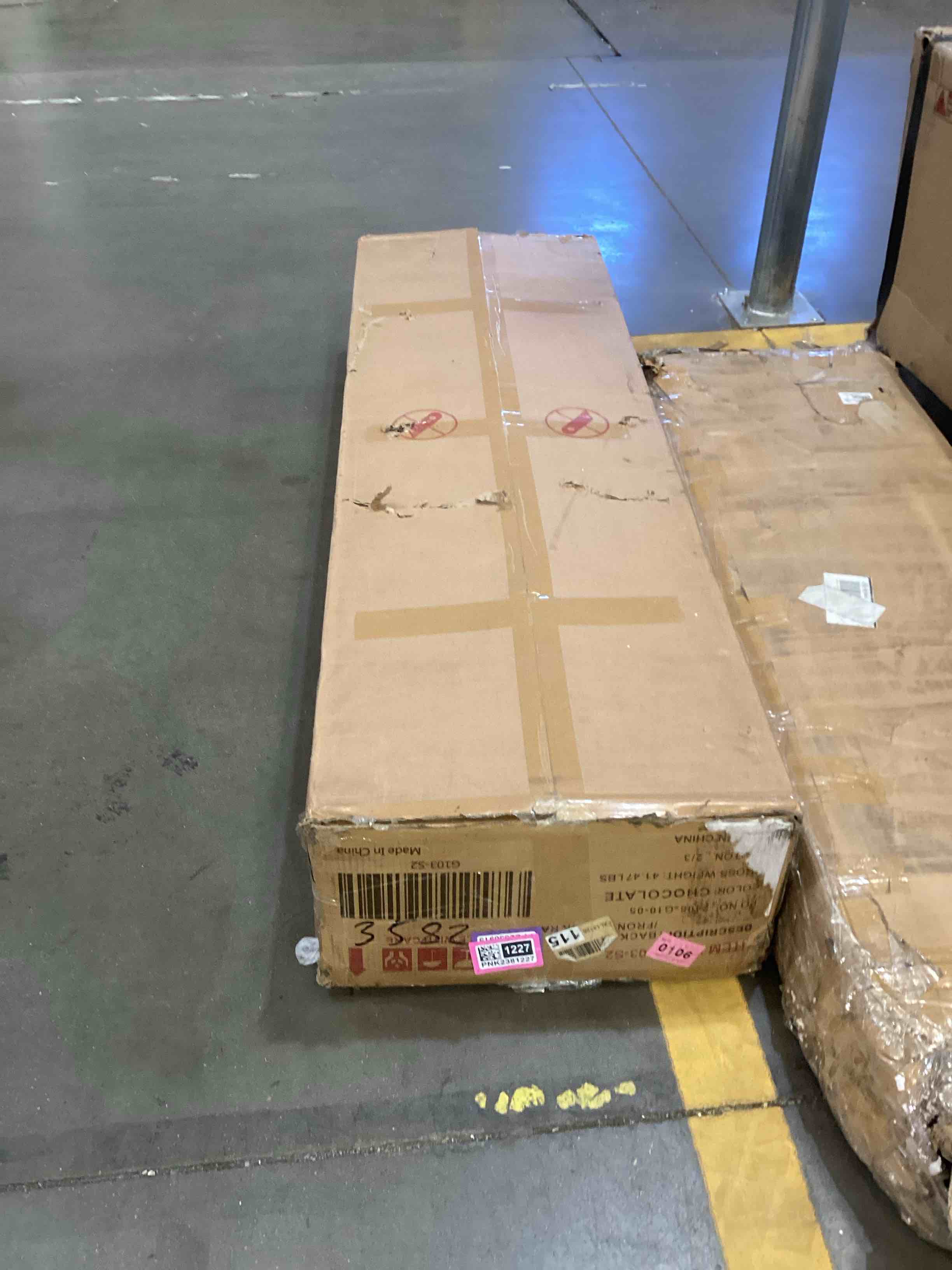 https://s3.amazonaws.com/lotting-images-prod/bidfta/PNK2381227_1757514378158.jpeg