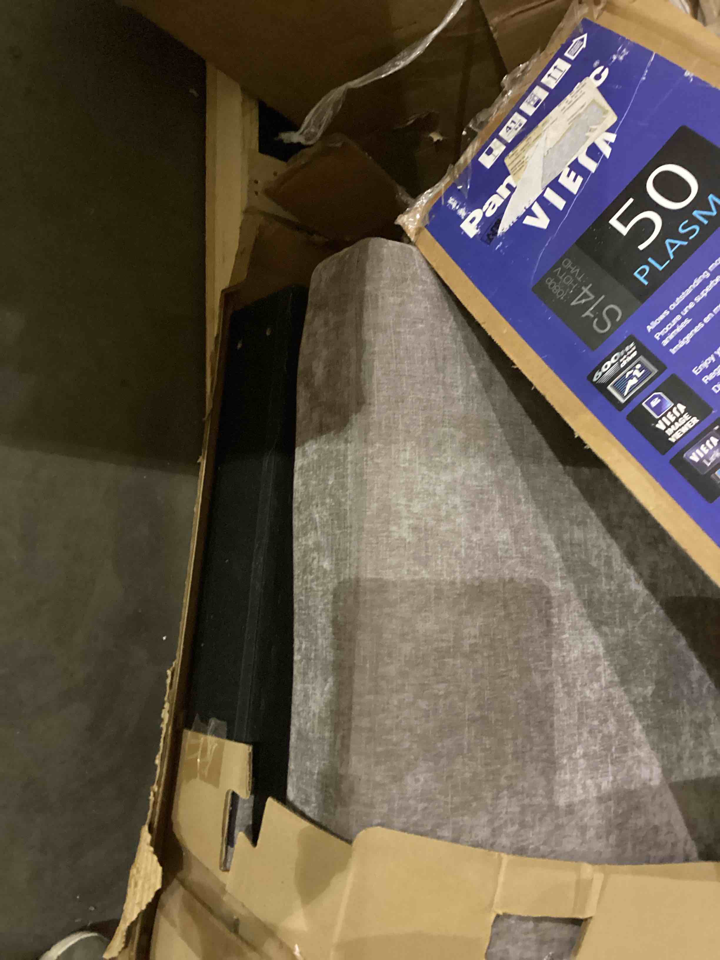 https://s3.amazonaws.com/lotting-images-prod/bidfta/PNK2381424_1759320884598.jpeg