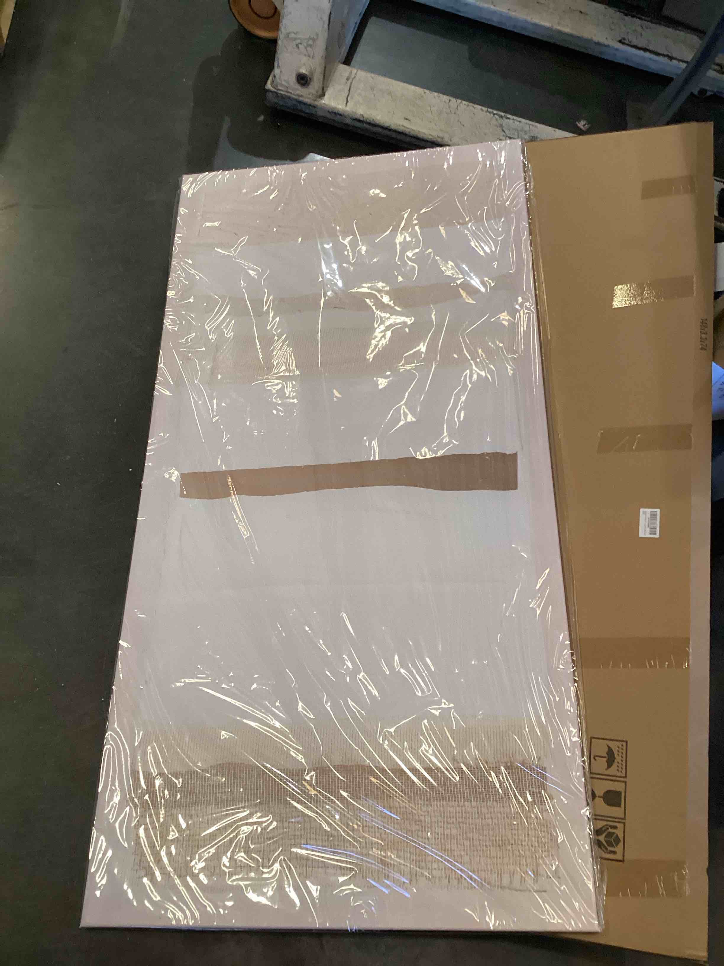 https://s3.amazonaws.com/lotting-images-prod/bidfta/PNK2381578_1757344287086.jpeg