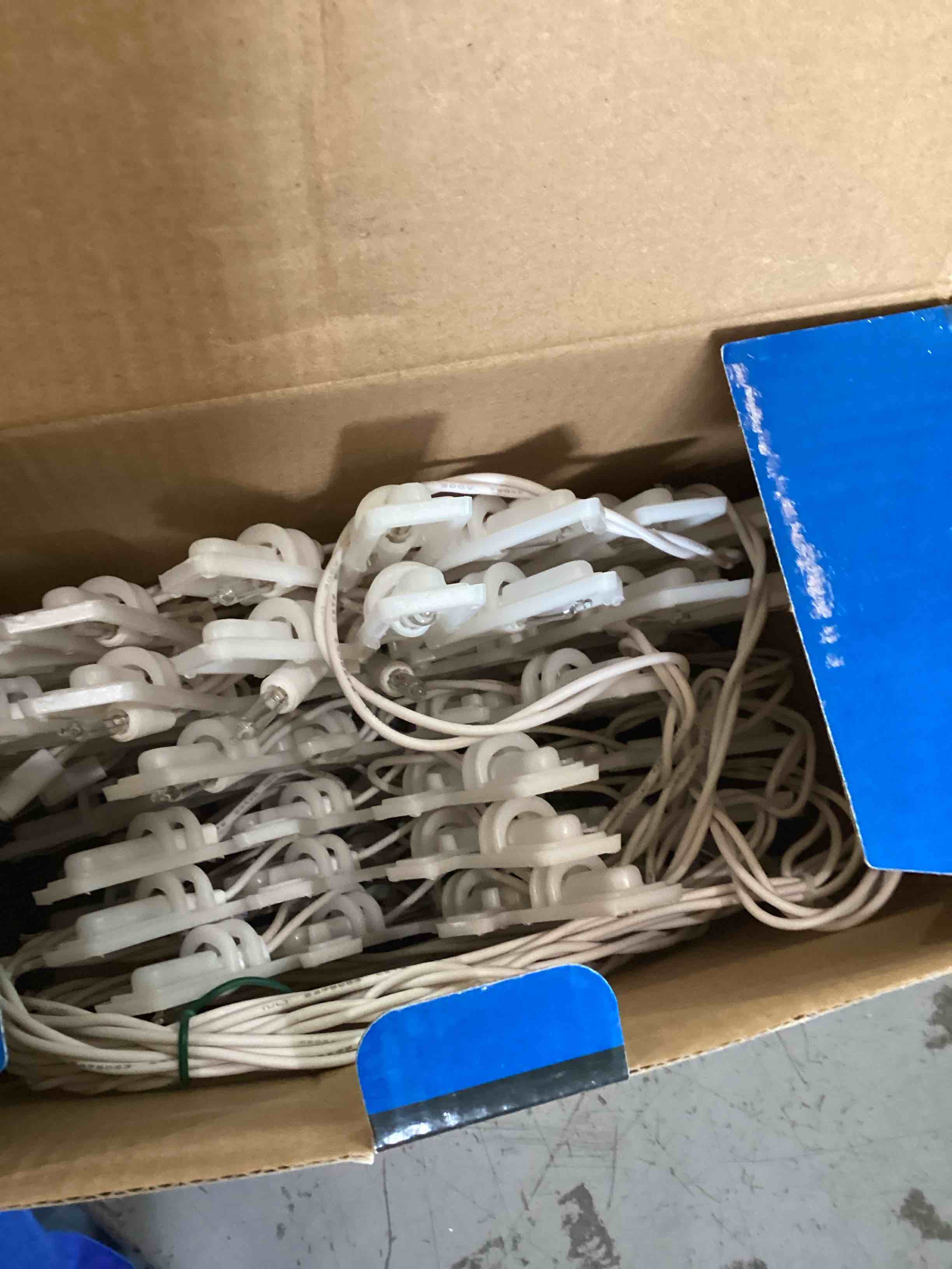 https://s3.amazonaws.com/lotting-images-prod/bidfta/PNK2382417_1759765516308.jpeg