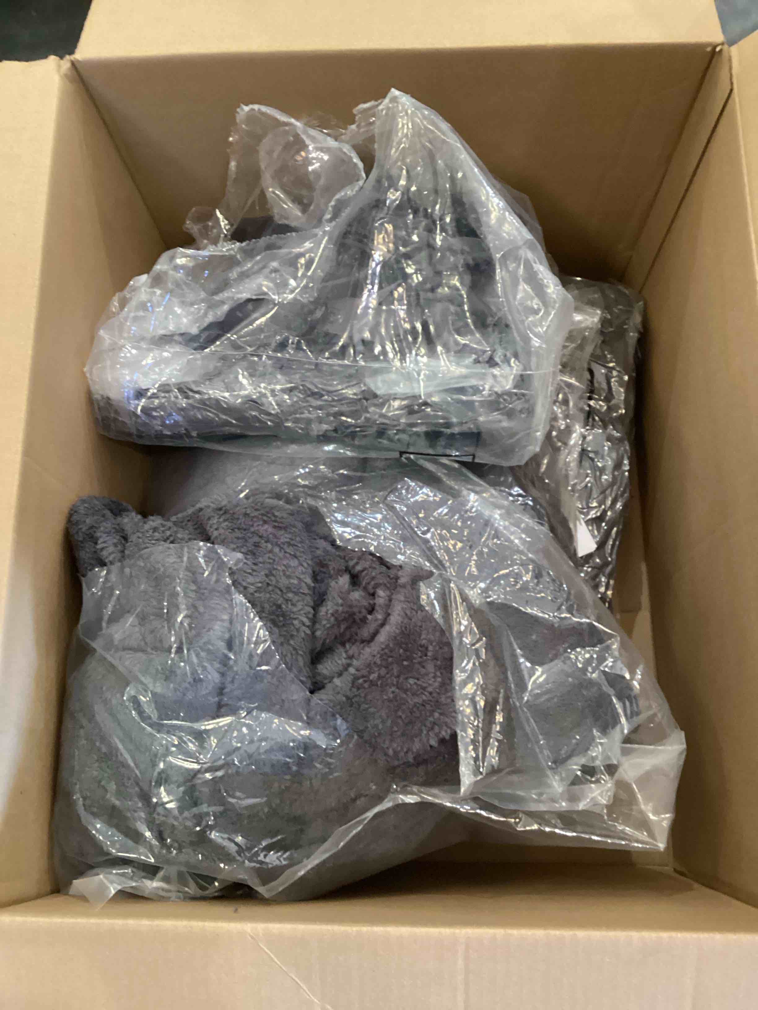 https://s3.amazonaws.com/lotting-images-prod/bidfta/PNK2382700_1760638614050.jpeg