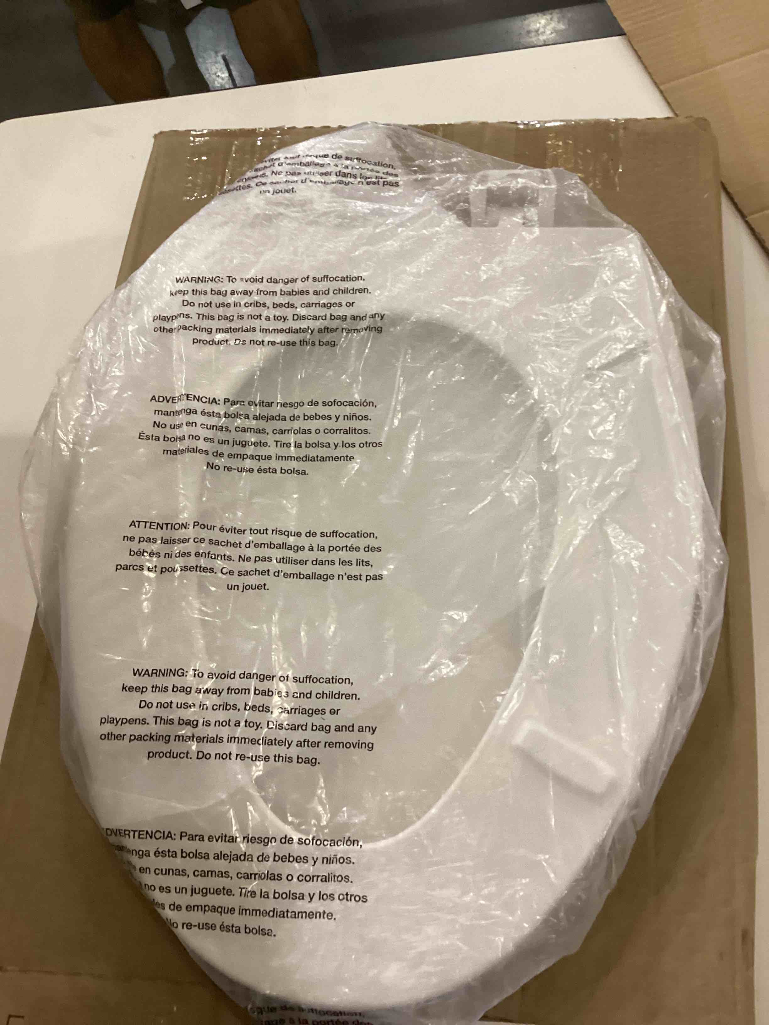 https://s3.amazonaws.com/lotting-images-prod/bidfta/PNK2384902_1755025571660.jpeg